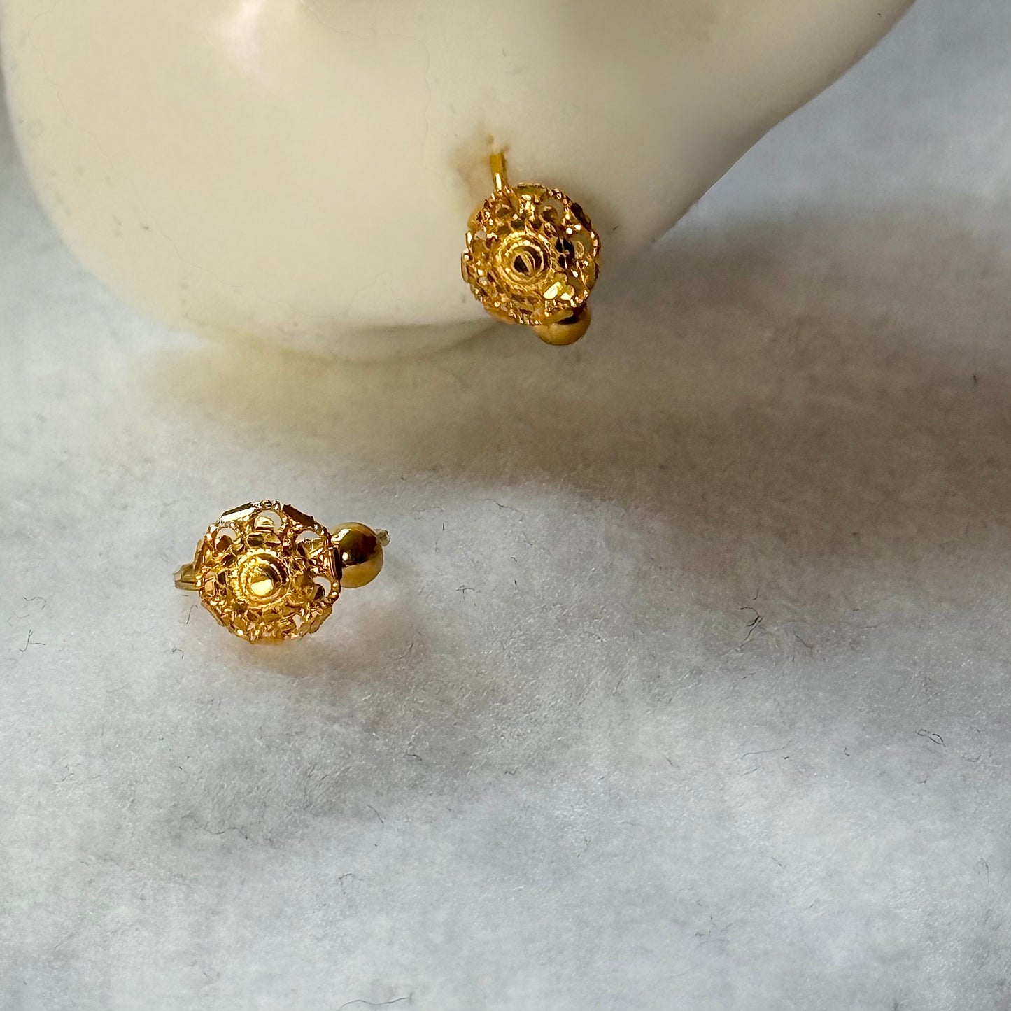 Rosetta - 18ct gold hoop