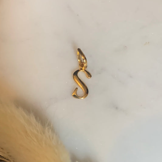 18ct Gold Initial 'S' Pendant | 13mm