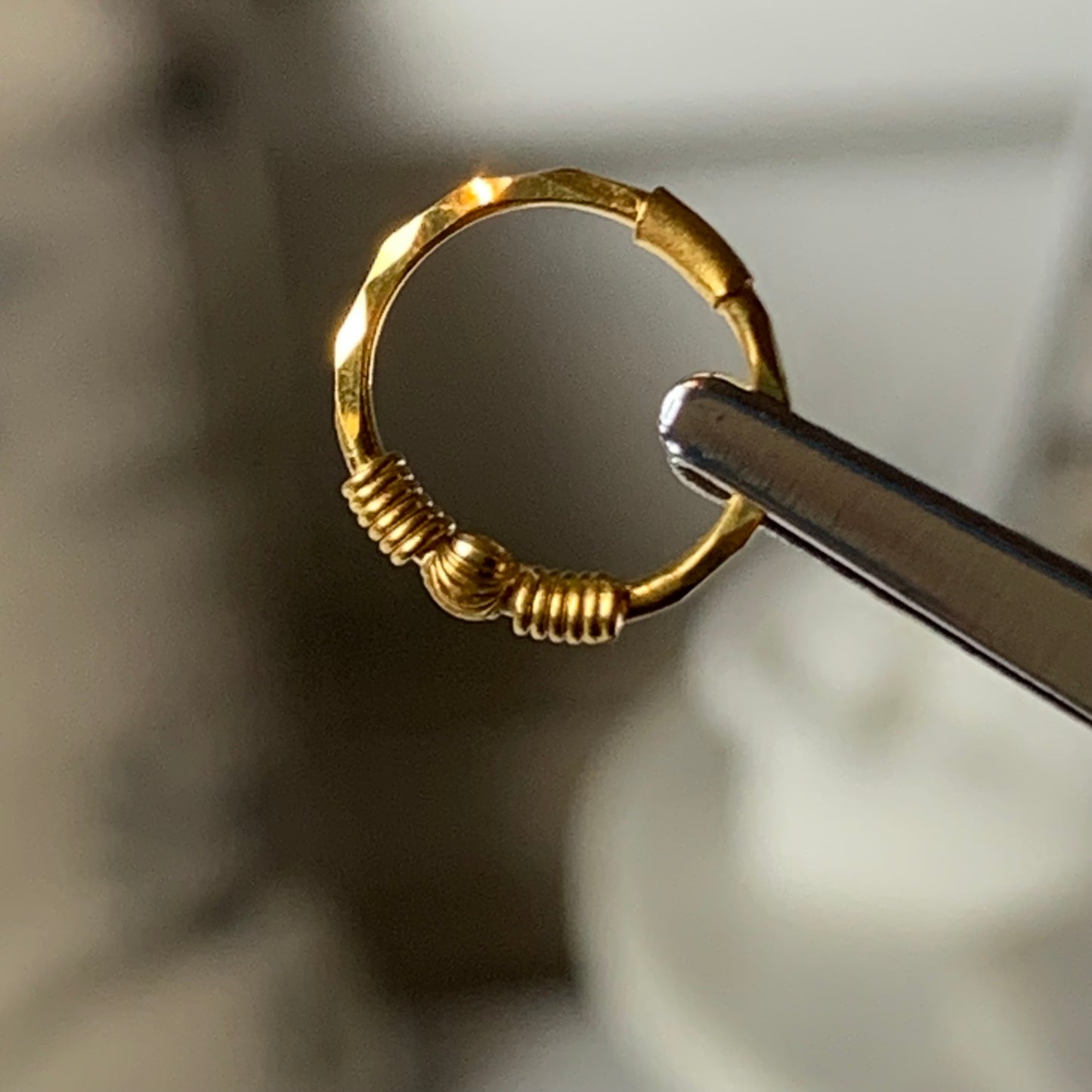 18ct Gold Hoop | 8mm