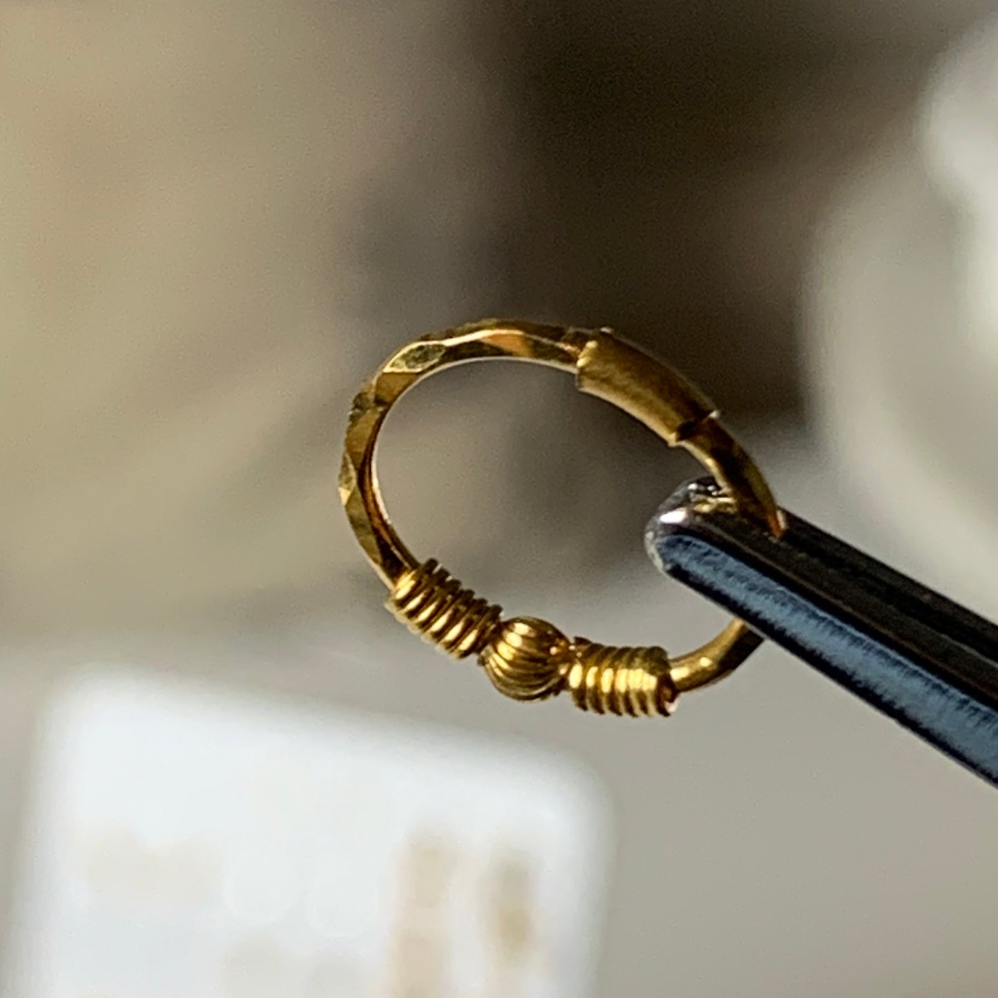 18ct Gold Hoop | 8mm