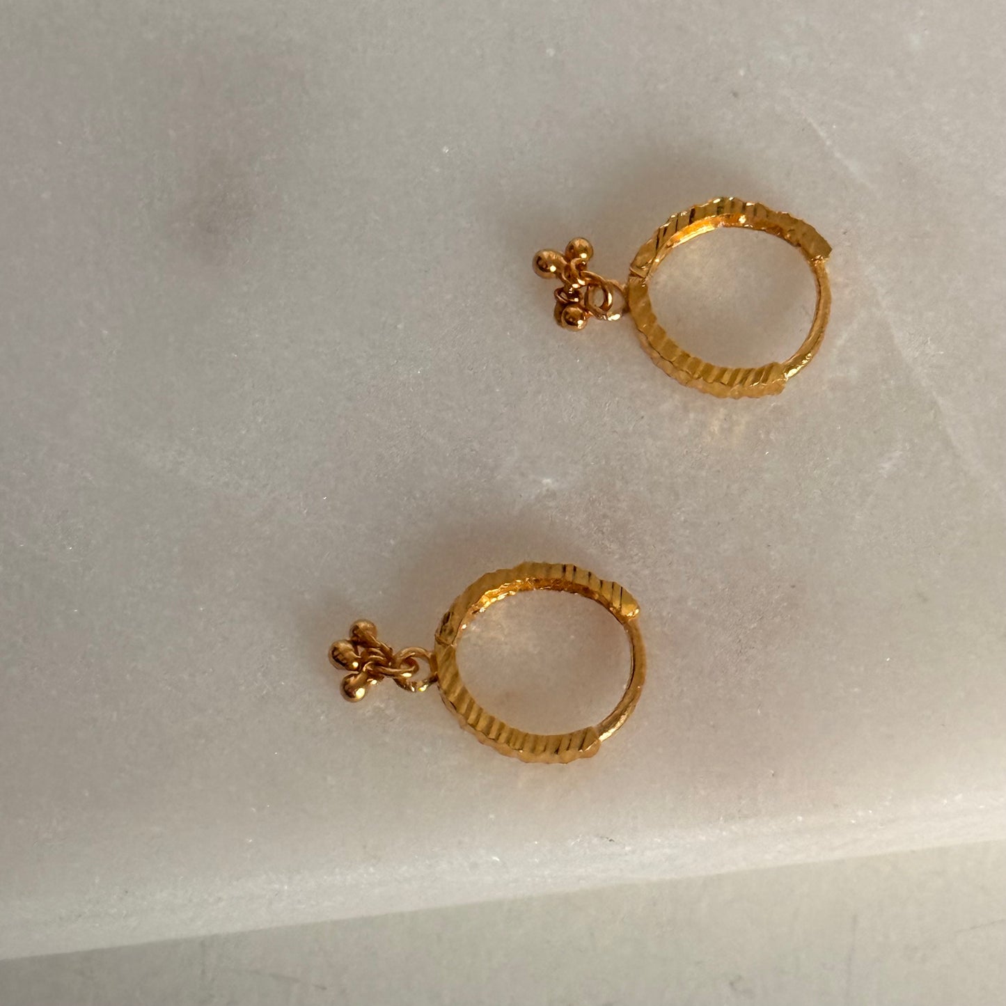 Jaipur | 18ct Gold Huggies | 8.5mm