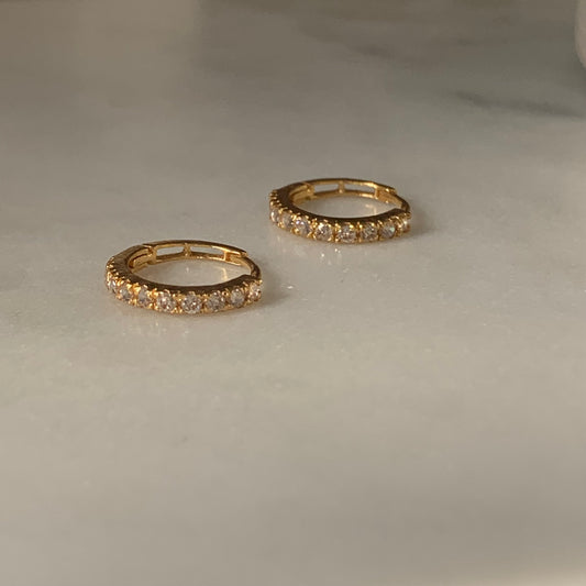 18ct Gold Huggies | 8mm (2)