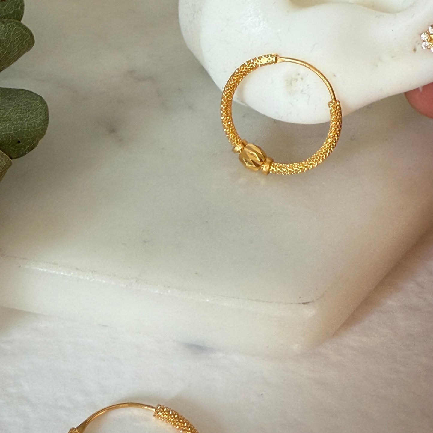 22ct gold hoop pair | 19mm (1)
