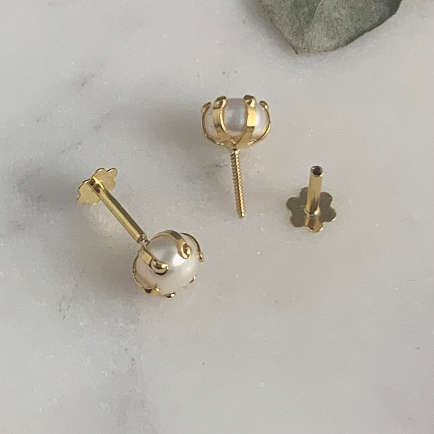 18ct gold freshwater Pearl stud pair | 5mm