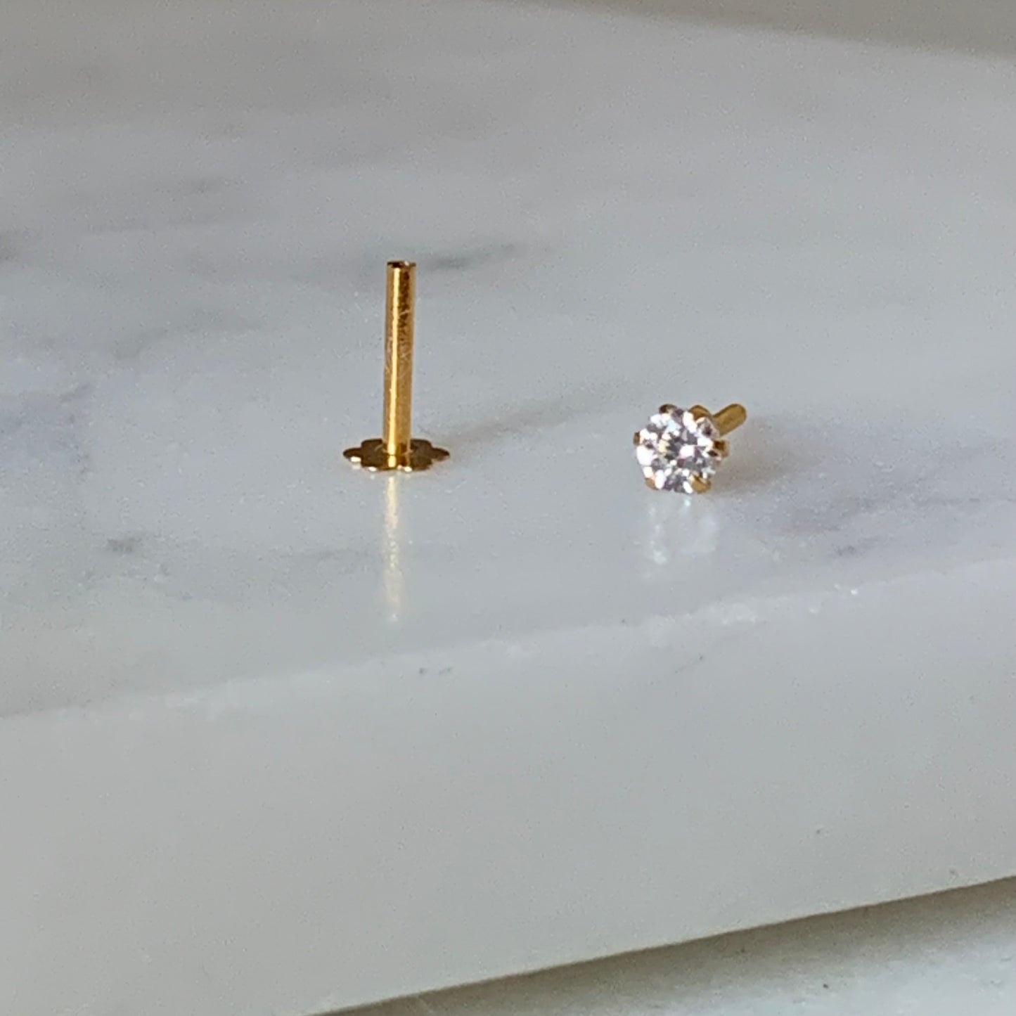 18ct Gold Stud | 2mm