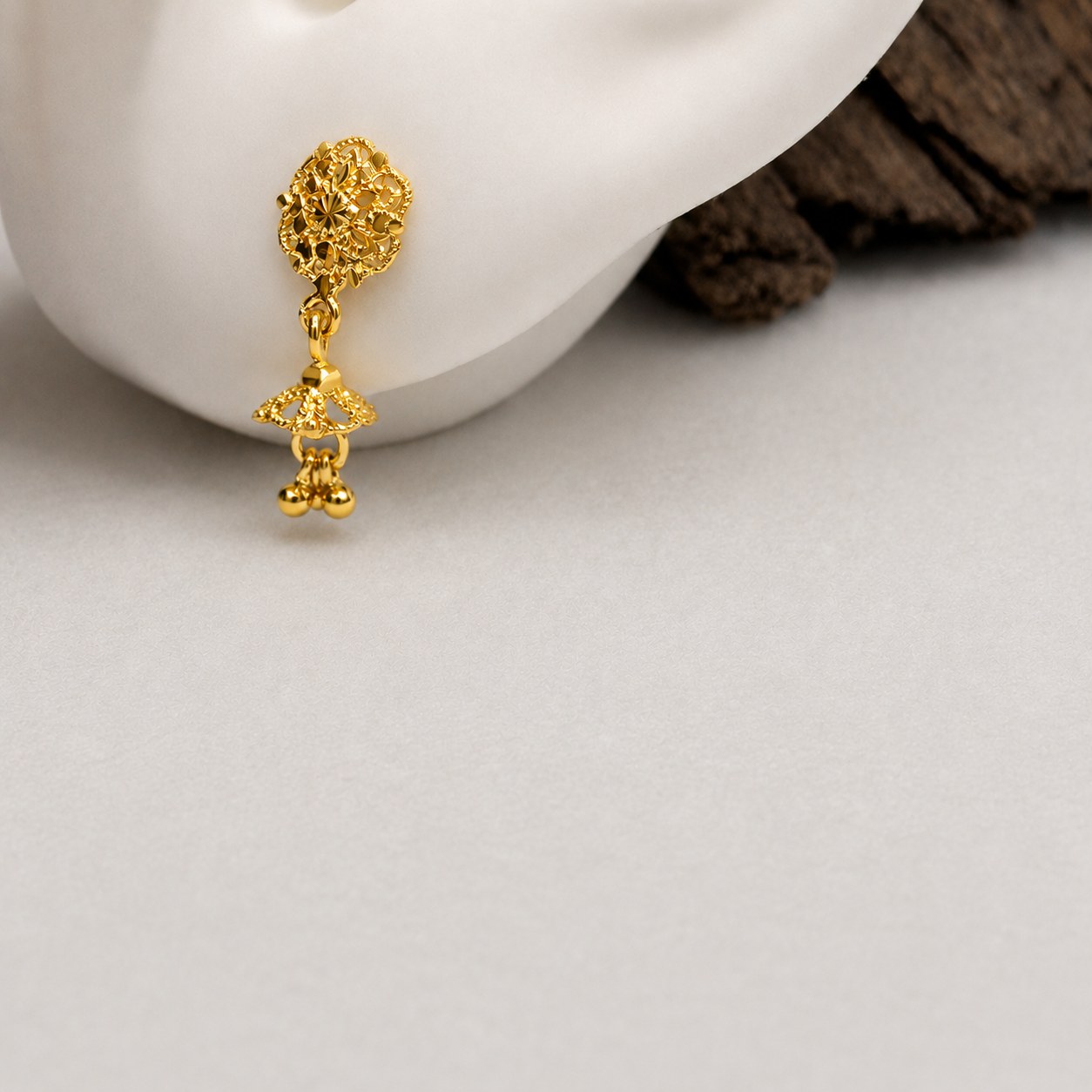 Esha | 18ct gold Jumka flat back