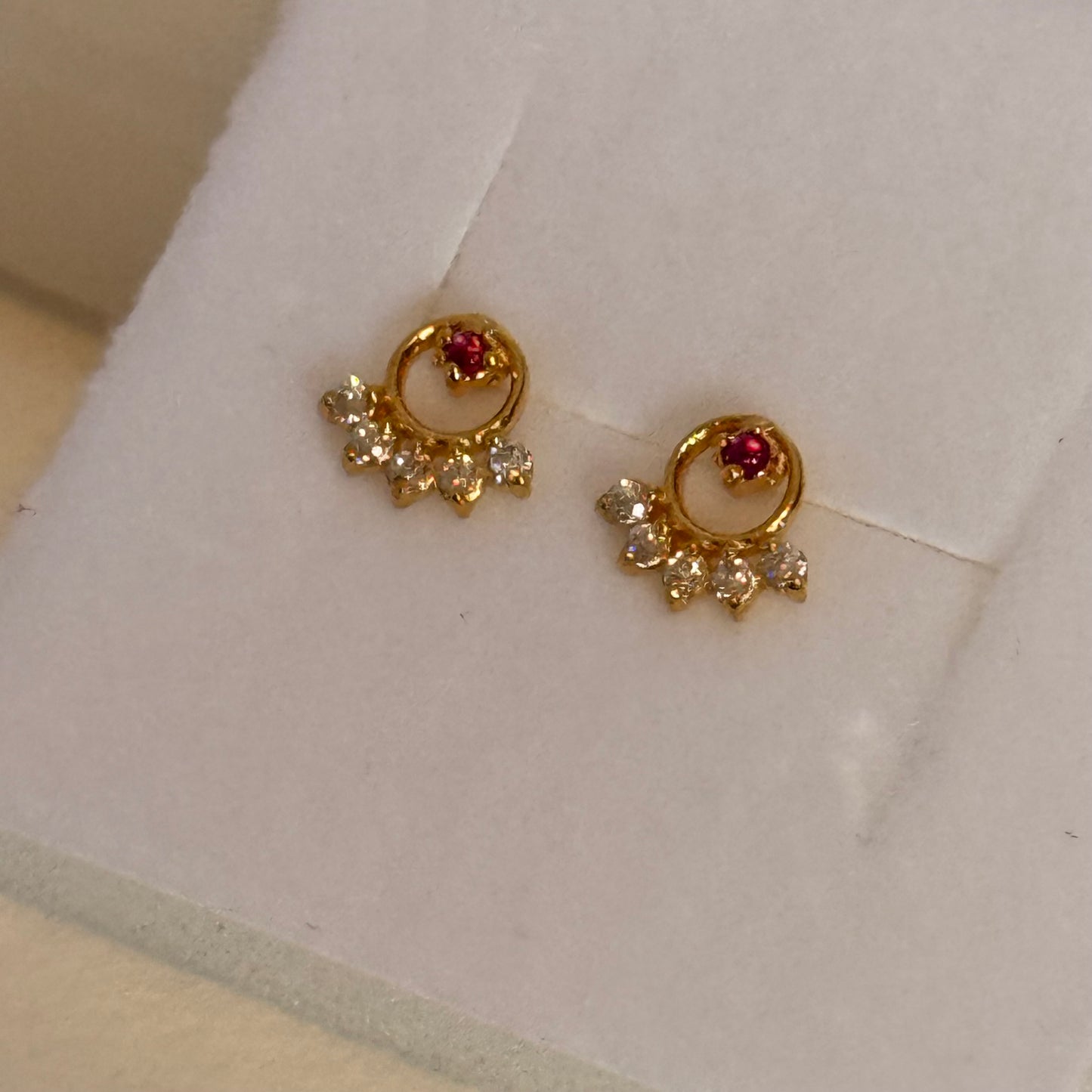 Diaz | 18ct Gold, 7mm by 6mm
