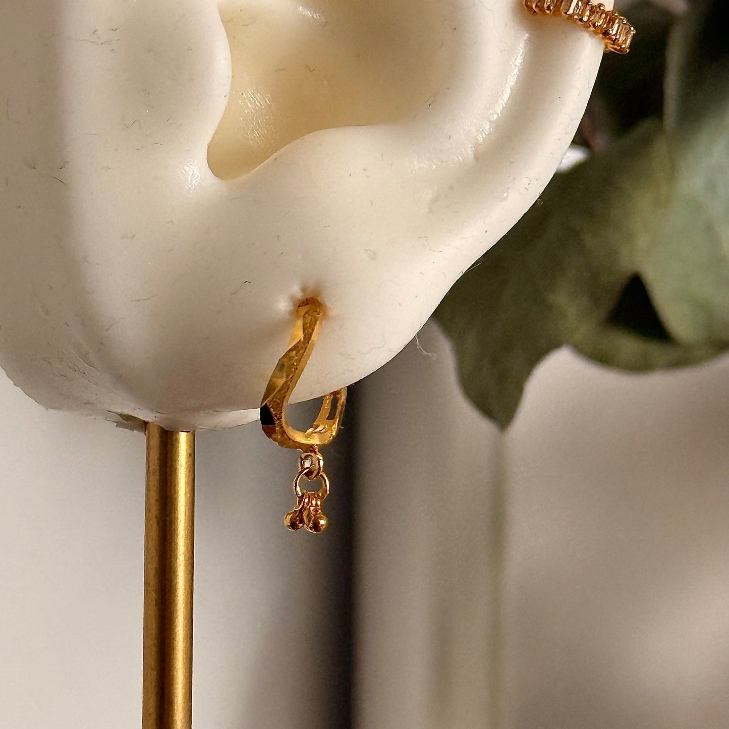 18ct Wave Huggies | 9mm