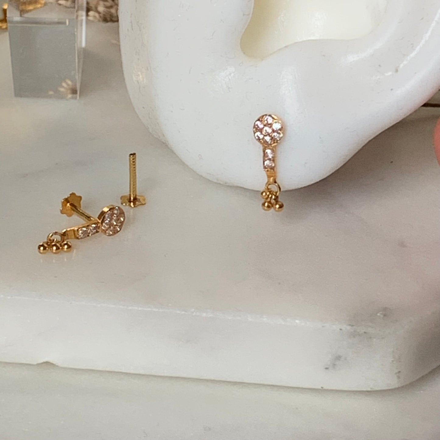 18ct Gold Dainty Dangly Stud Pair