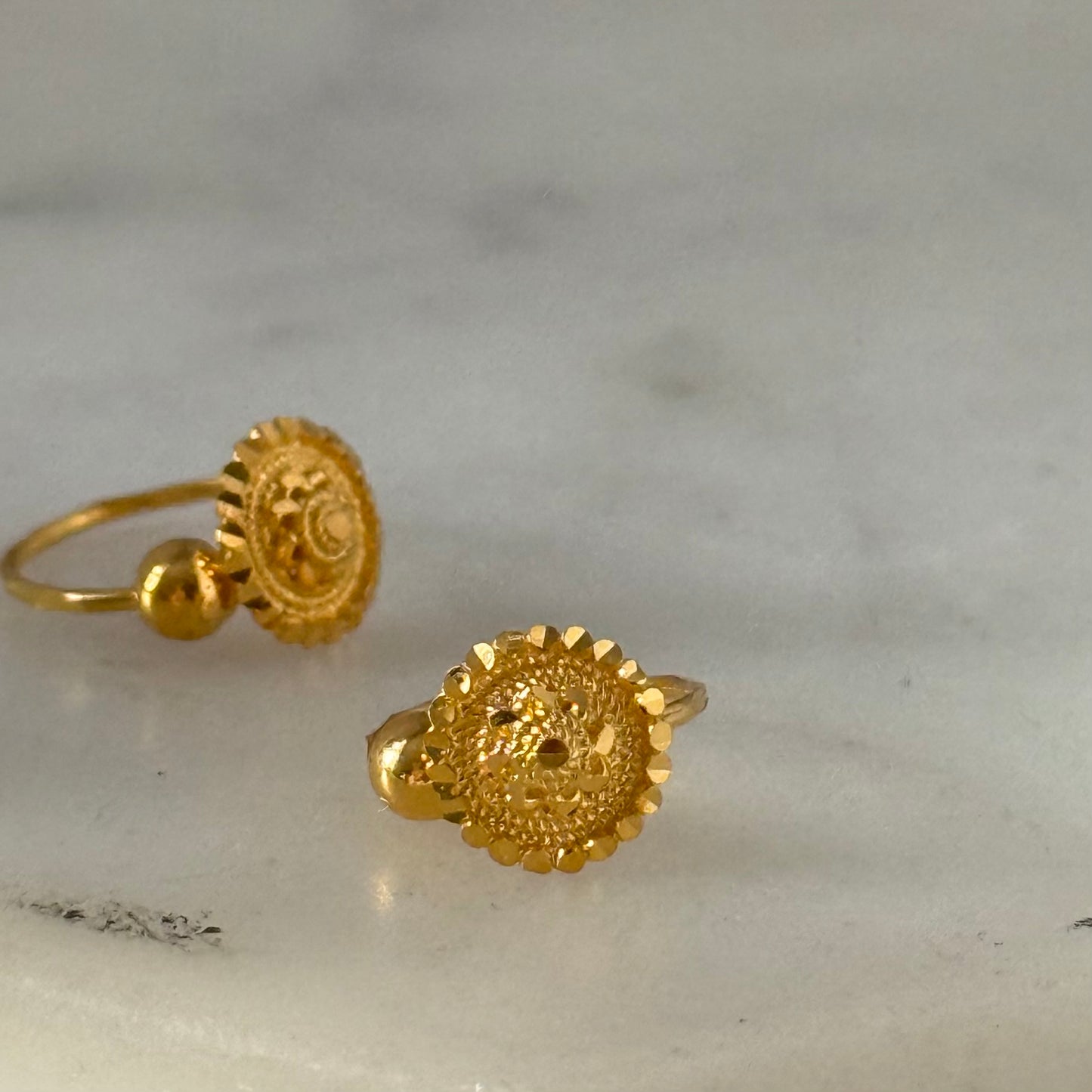 Aya - 18ct gold hoop pair