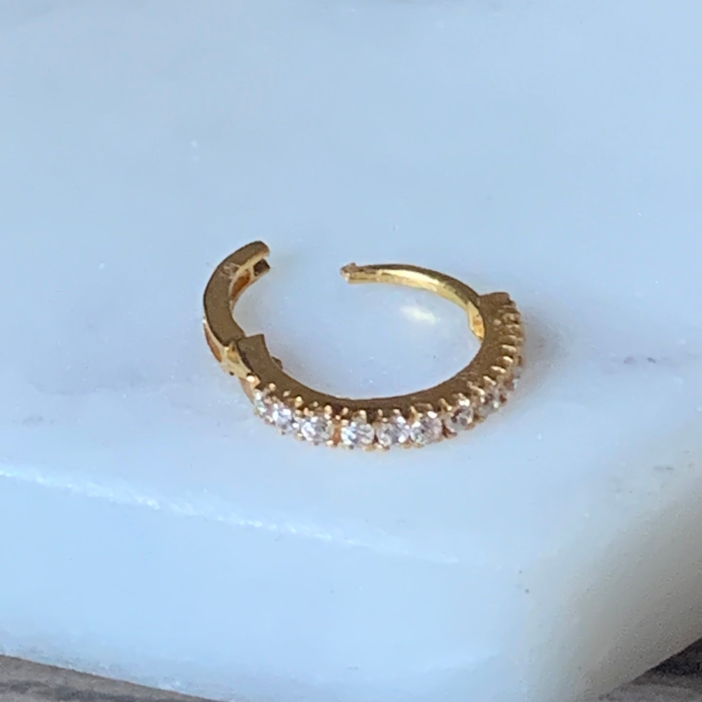 18ct Gold Single Hoop | 8