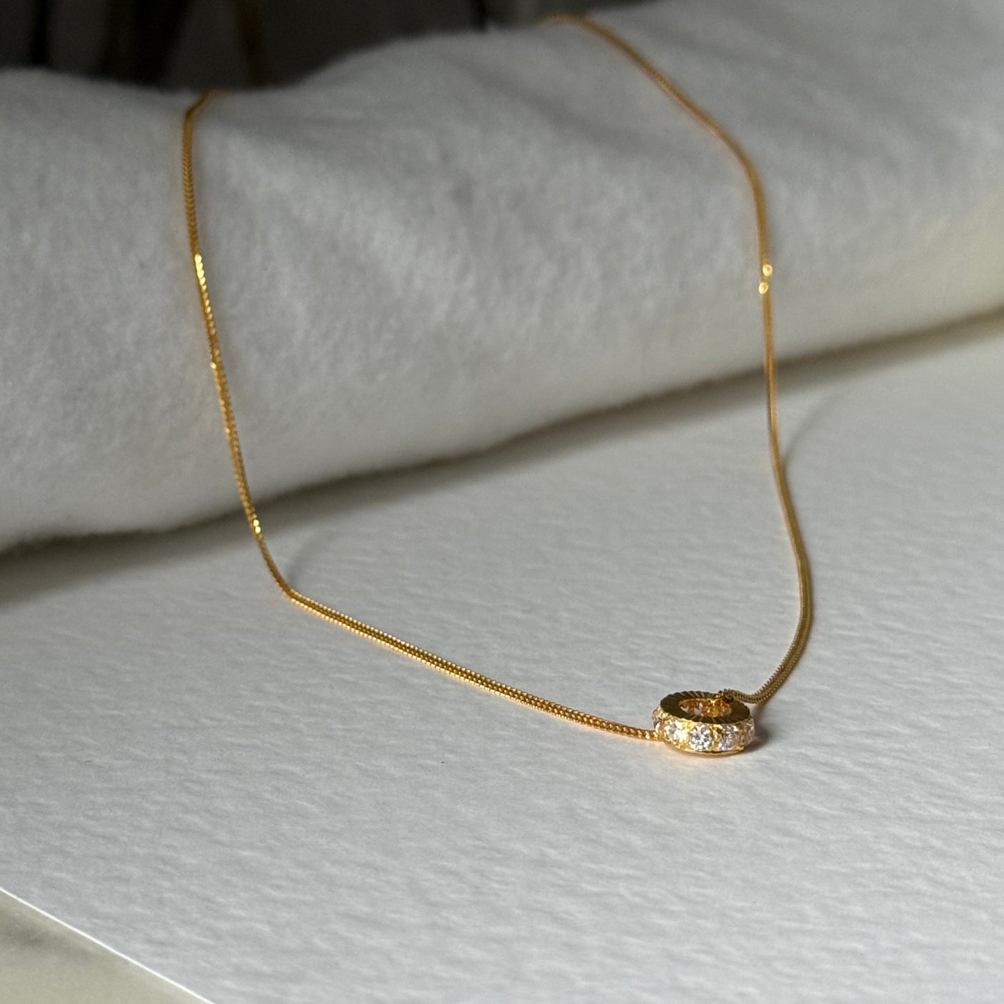 Pre Loved - 22 carat gold short necklace & pendant set