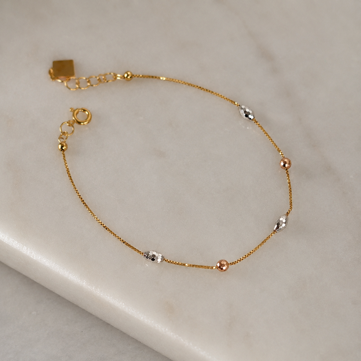 Signature Collection | Amara, minimalist 22ct Gold Bracelet