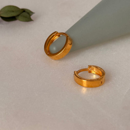 Mid Chunky Huggies | 18ct (8.2mm)
