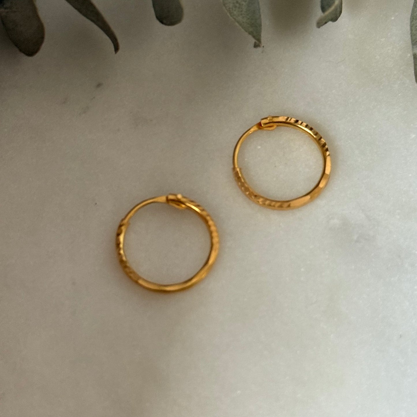 18ct gold hoop pair | small