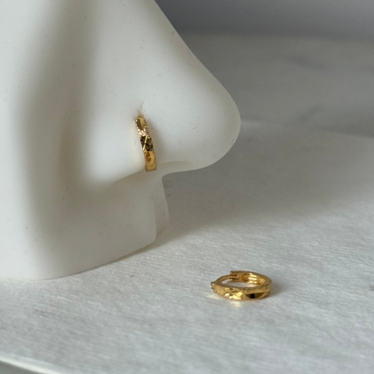 18ct gold intricate hoop | 7mm