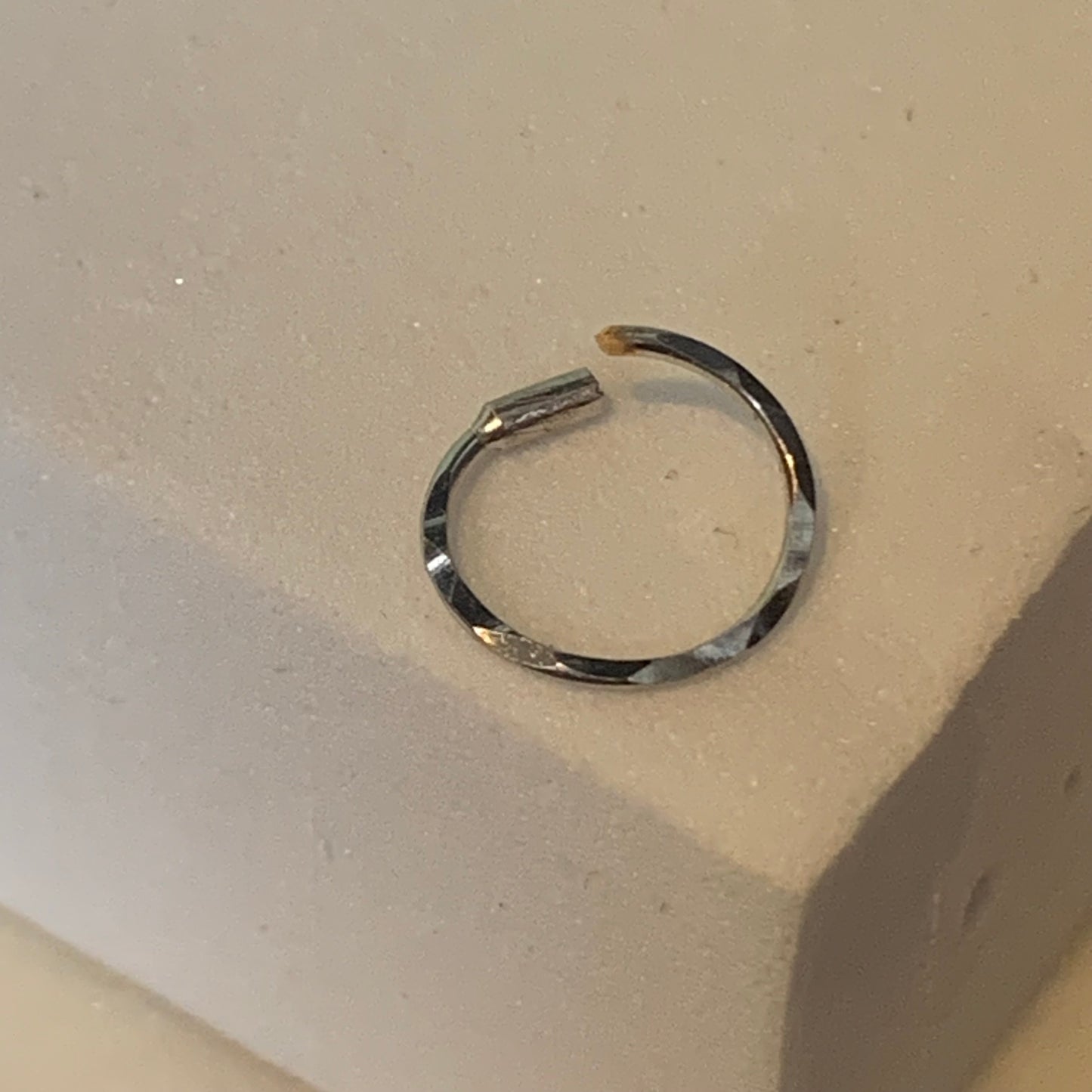 18ct White Gold Hoop | 8mm
