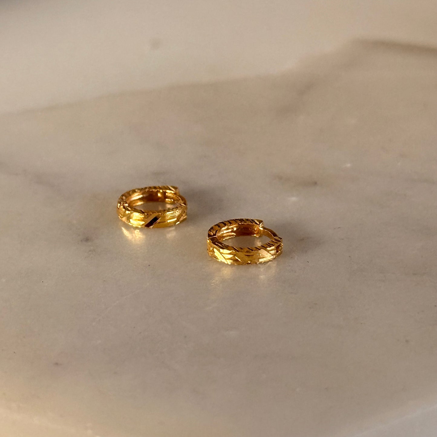 18ct 6mm hoop