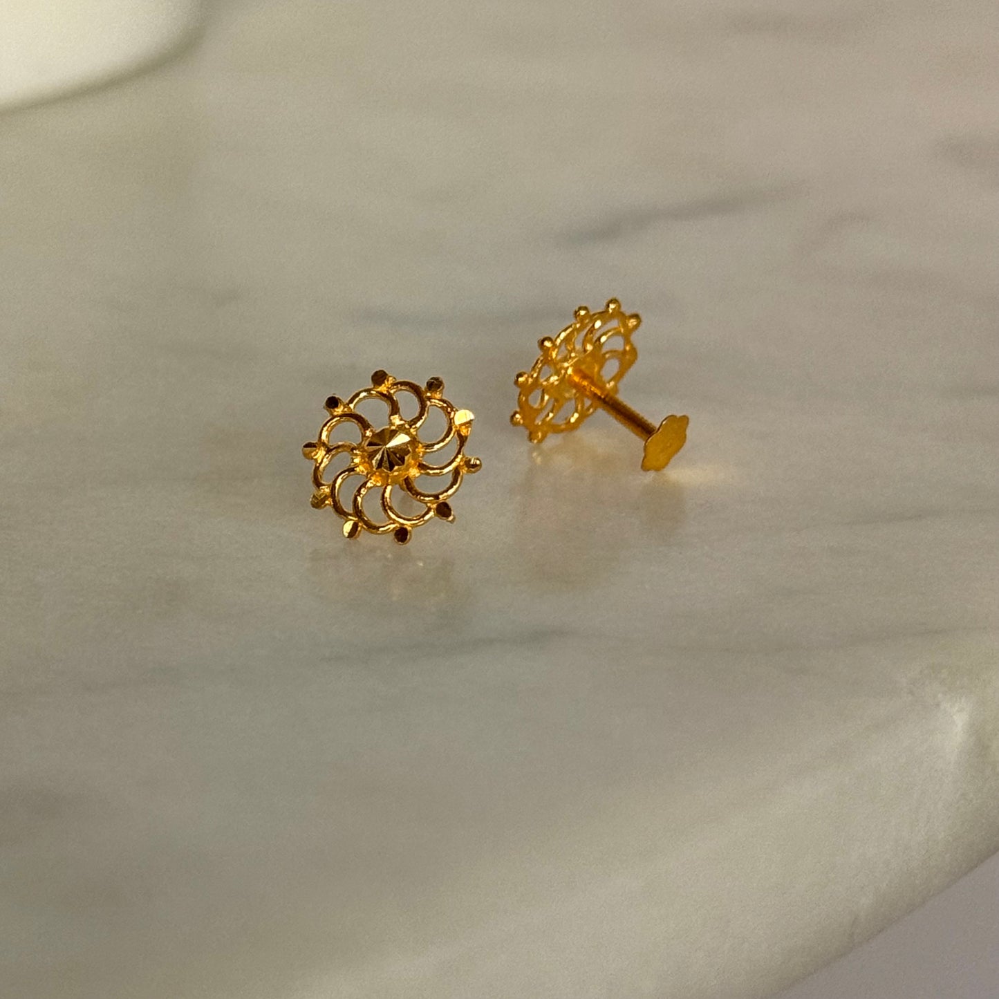 Sundial | 18ct gold studs