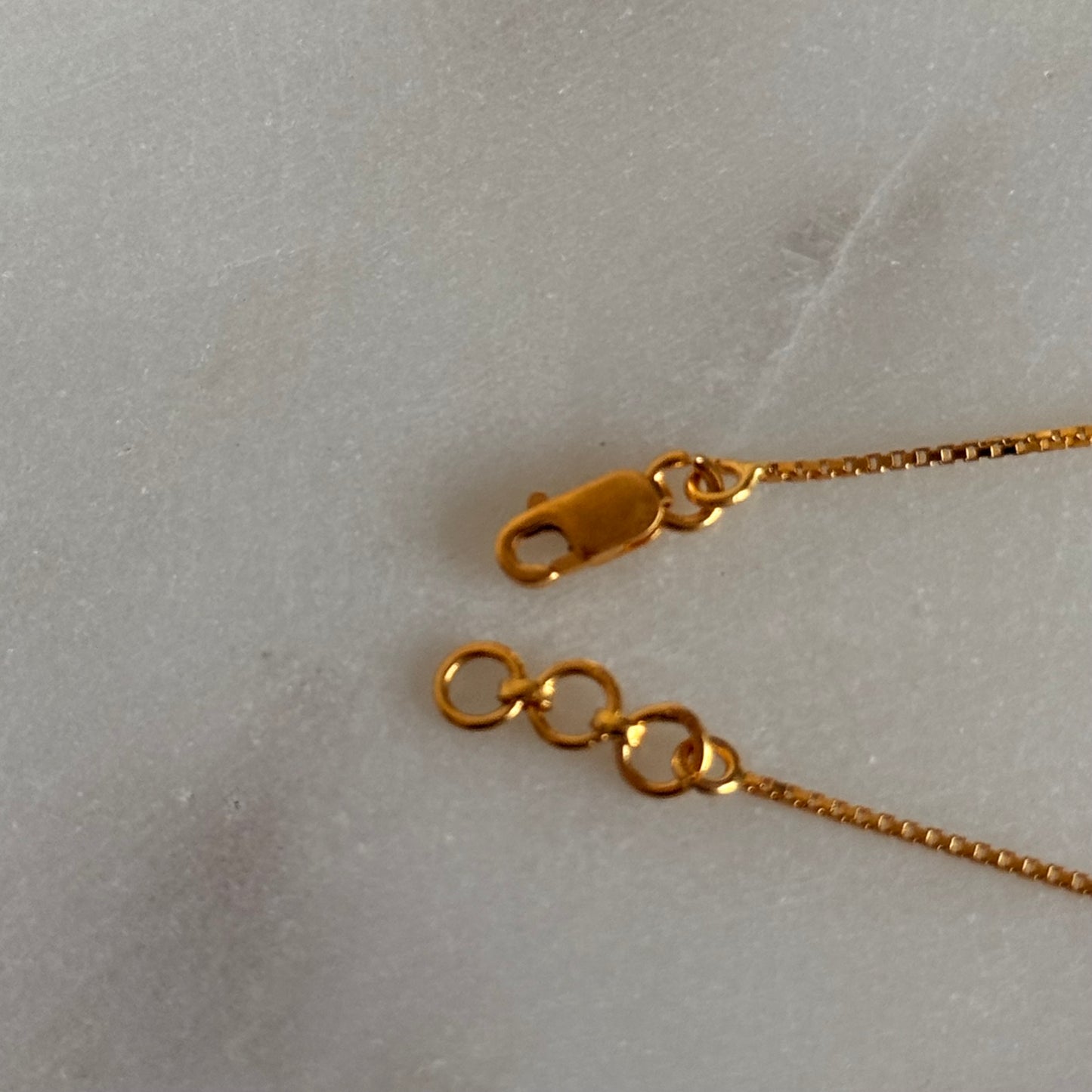 Aasiyah | 22ct gold minimal beaded bracelet