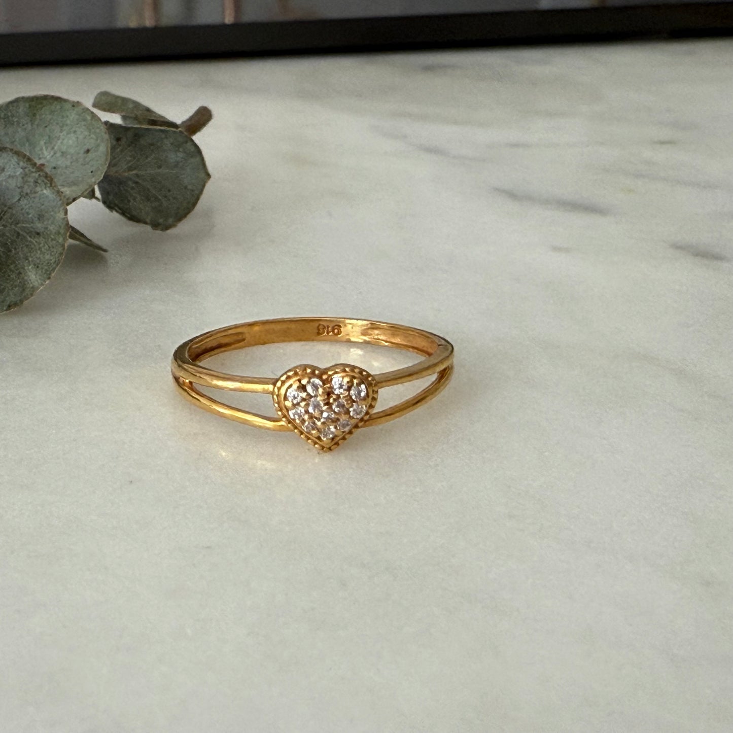 22ct gold heart ring | L