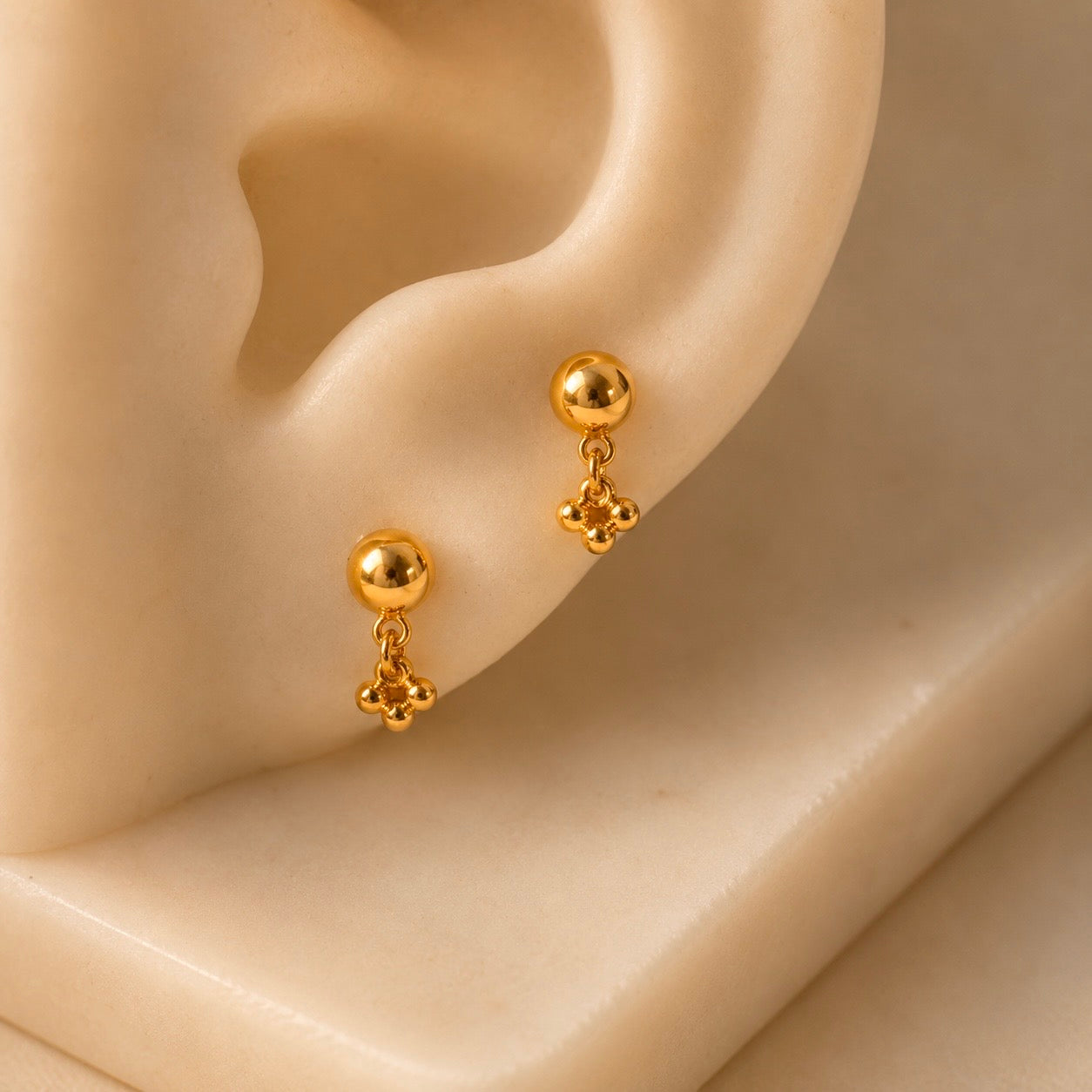 Minimal Droplet | 18ct gold stud