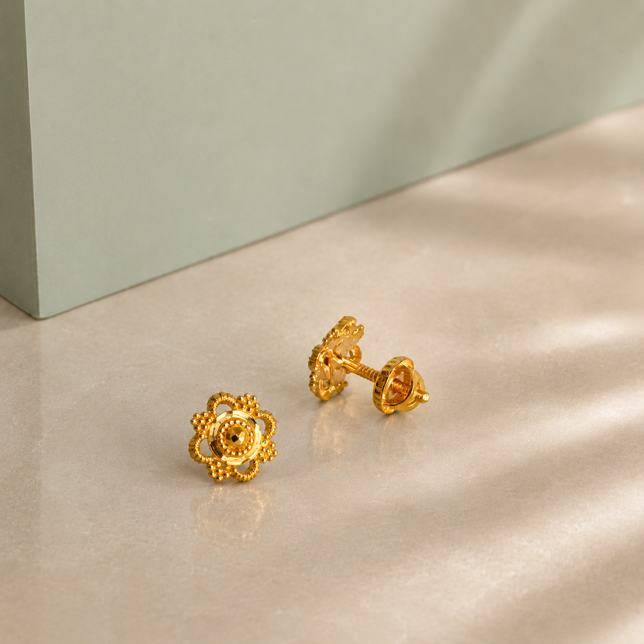 Jaipur | 22ct Gold Flower Stud Pair | 7mm