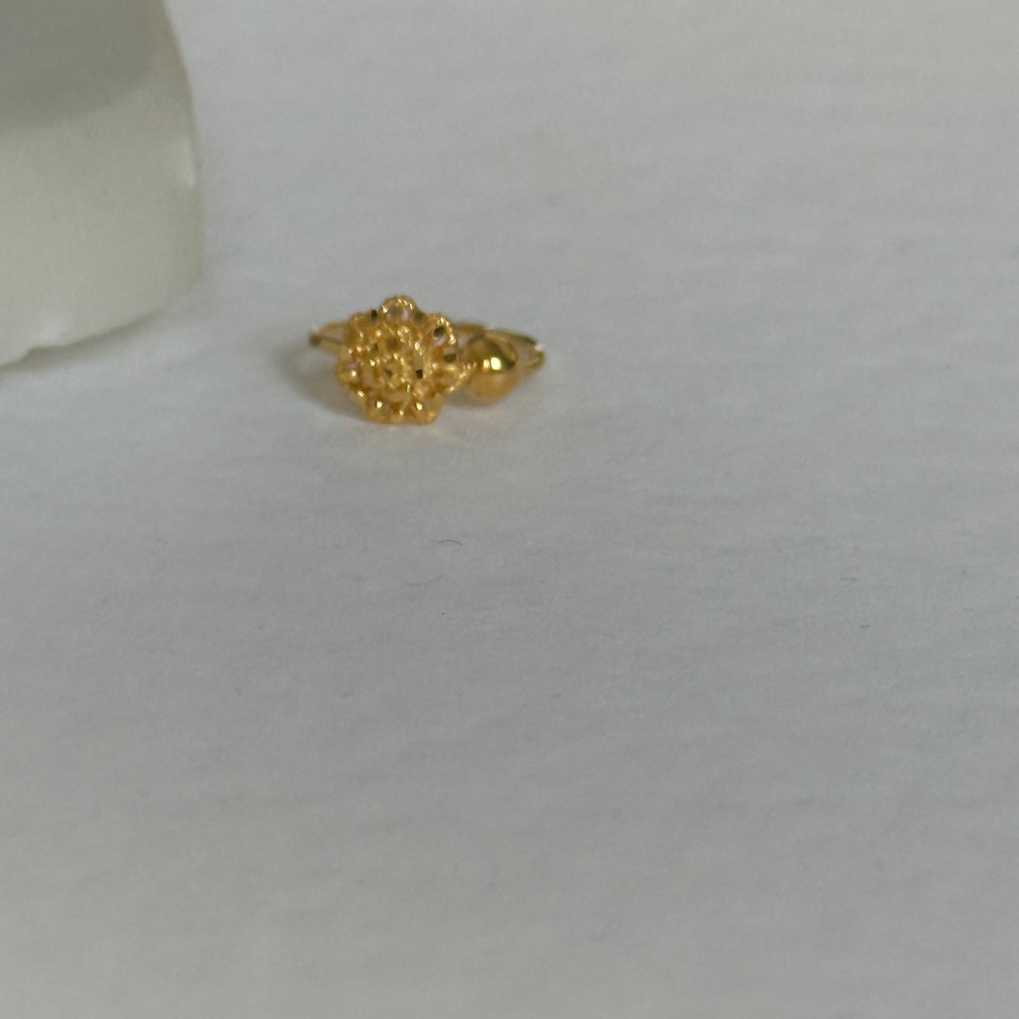 Nura - 18ct gold hoop