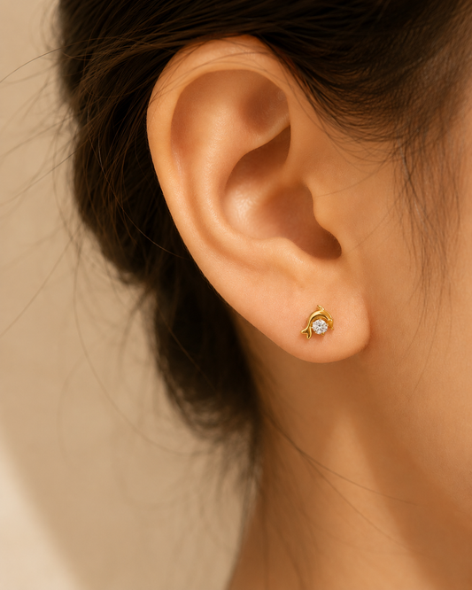 Dolphin | 18ct gold dainty stud pair