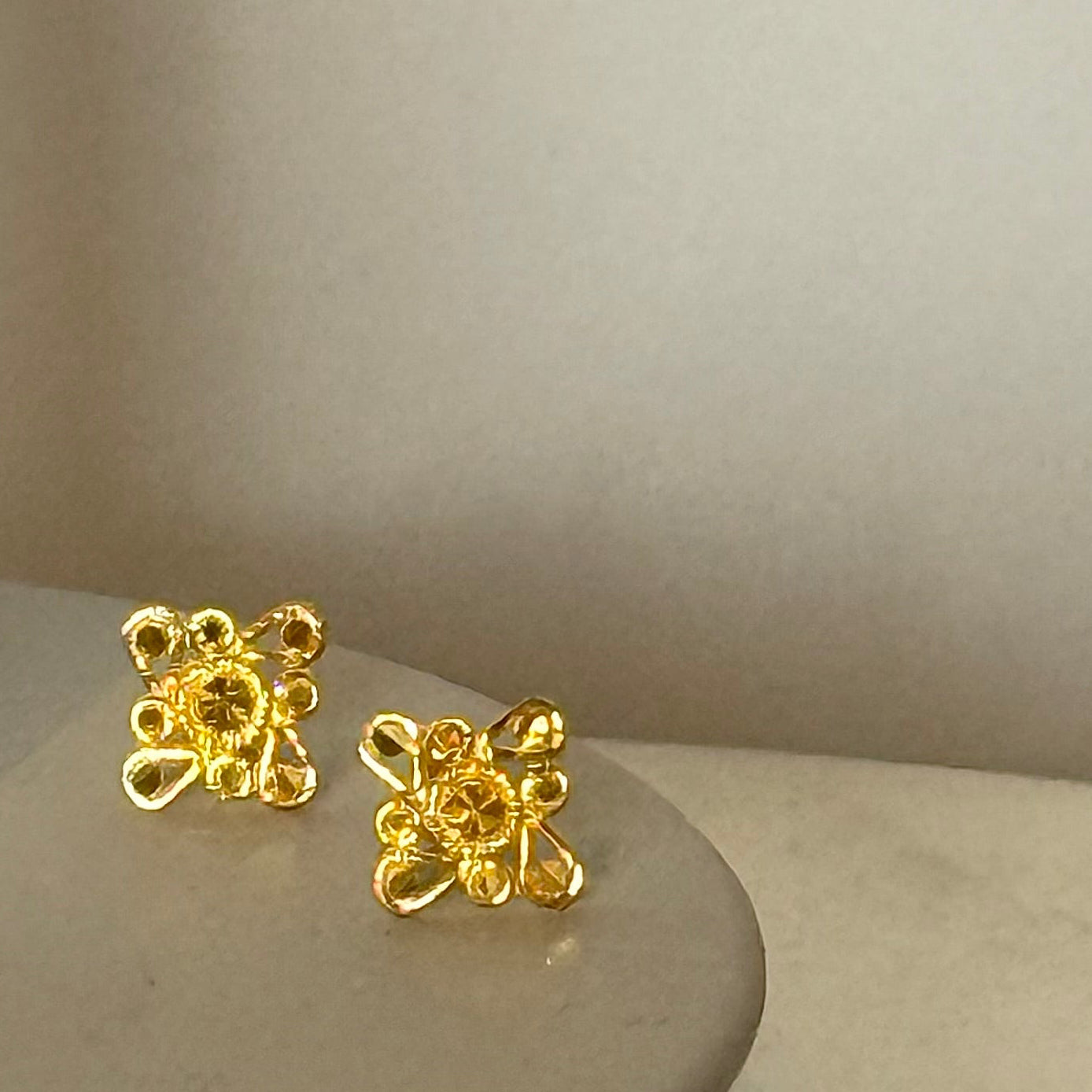 Damask | 18ct gold studs