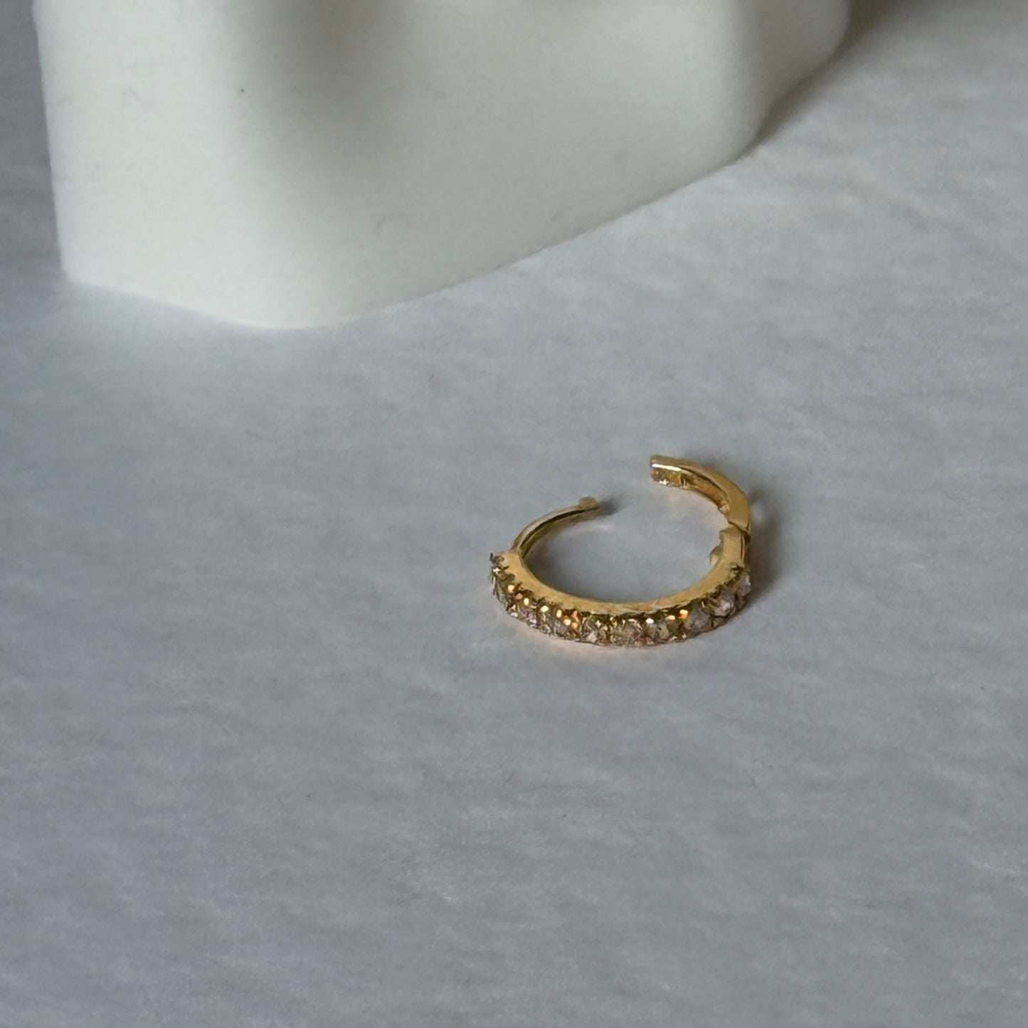 18ct gold single hoop | 8mm
