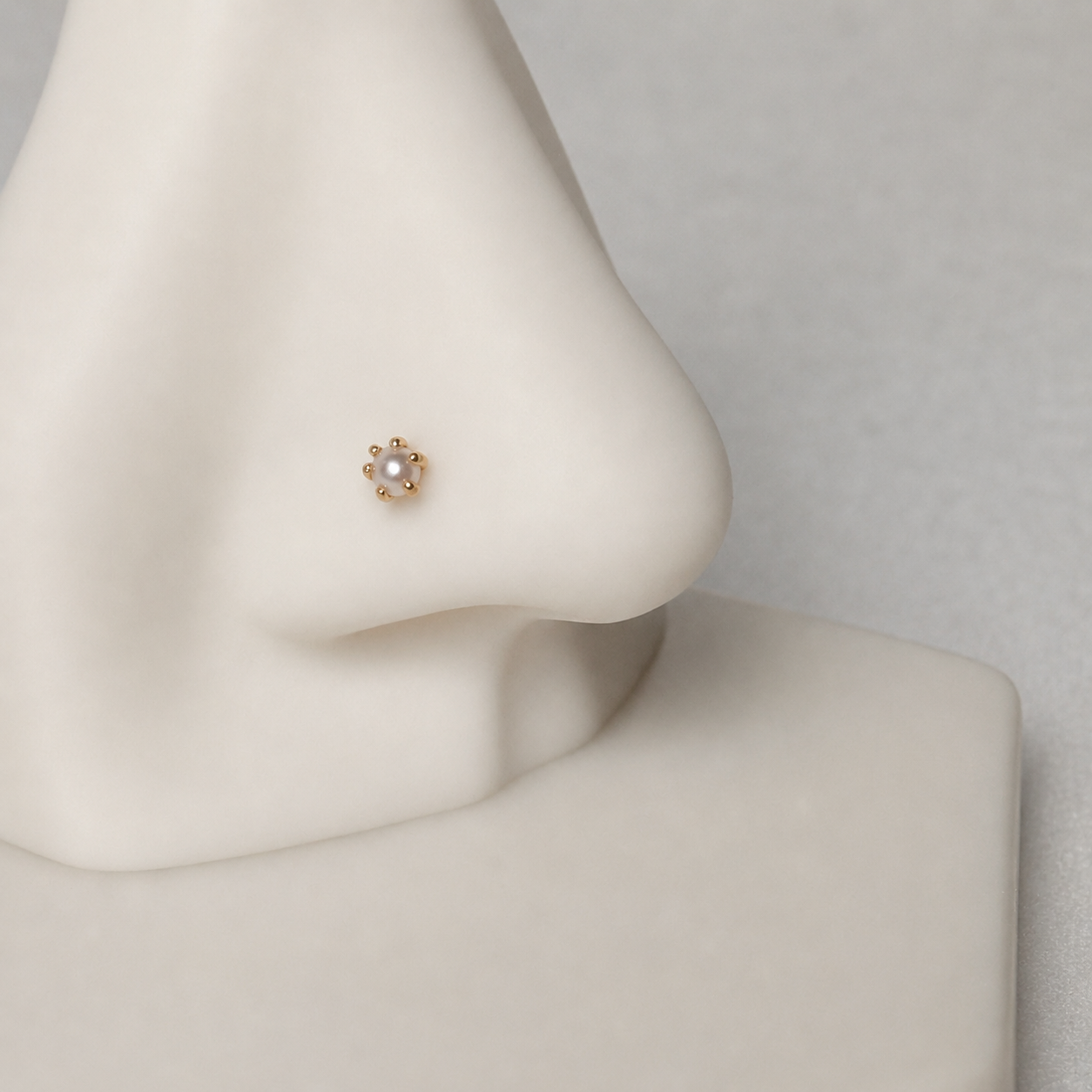 Autumnal | Sunbloom, 18ct pearl stud, 3mm