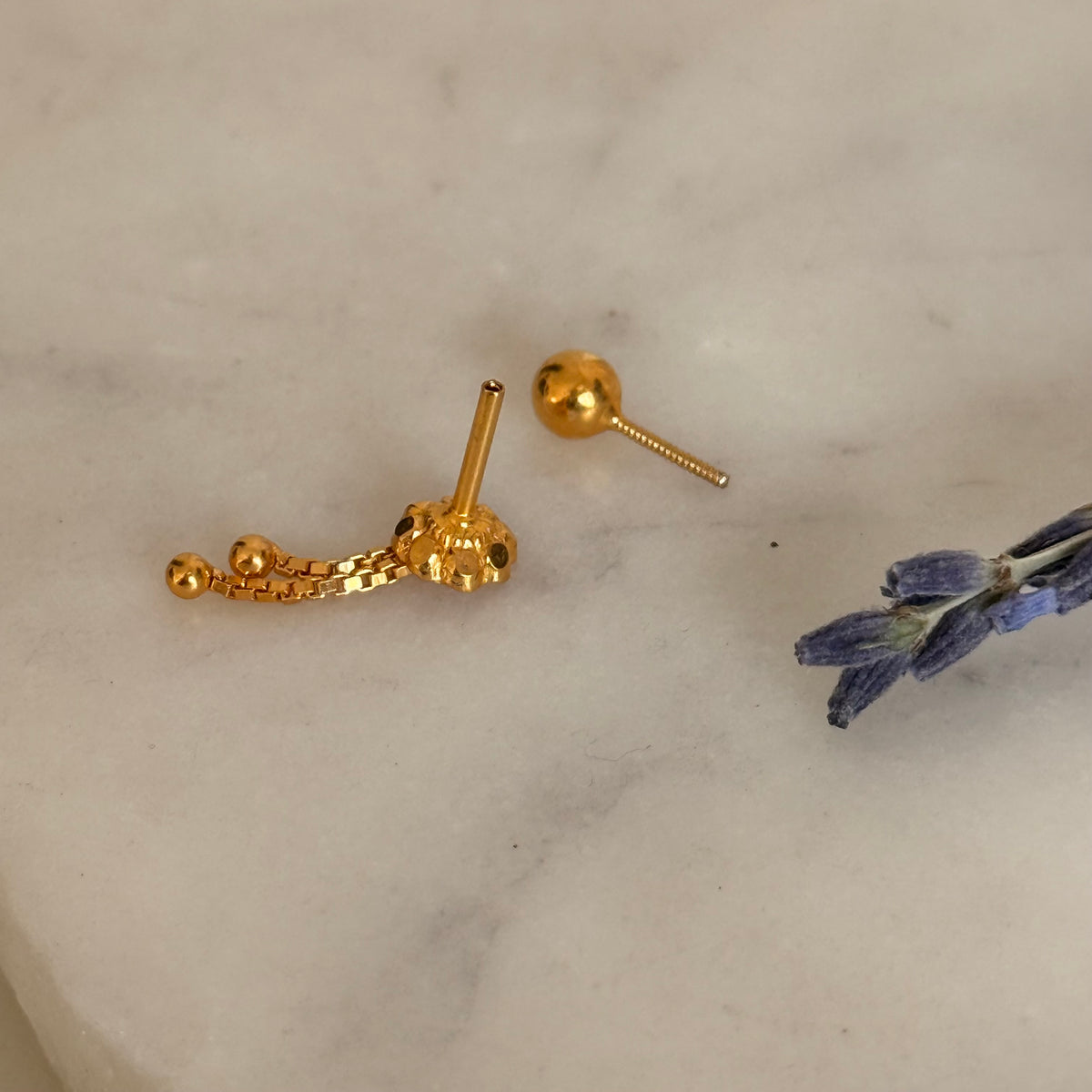 Autumnal | 18ct Gold - Petite drop (Forward helix)