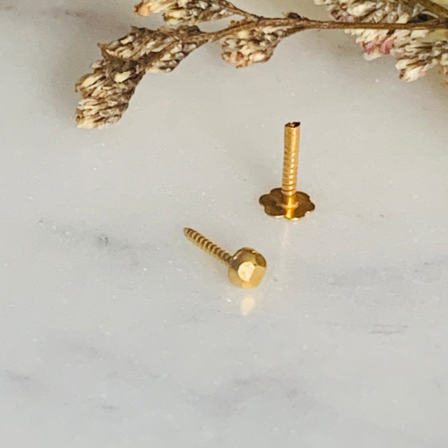 18ct Gold Stud | 2mm