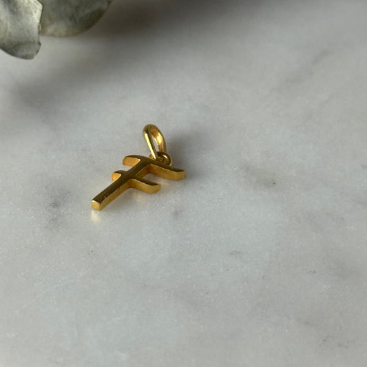22ct gold initial F pendant