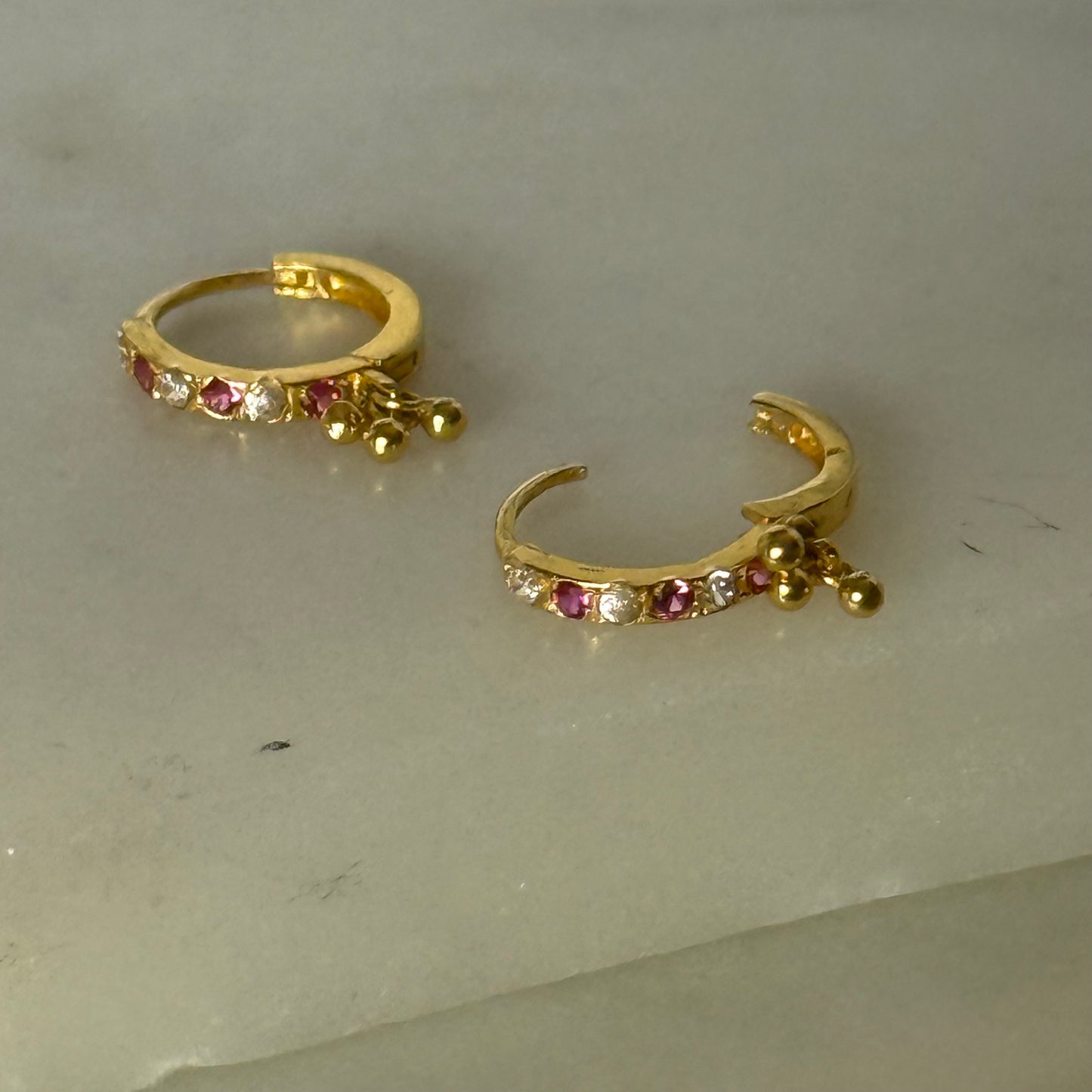 18ct gold pink/white dangly hoop | 7mm