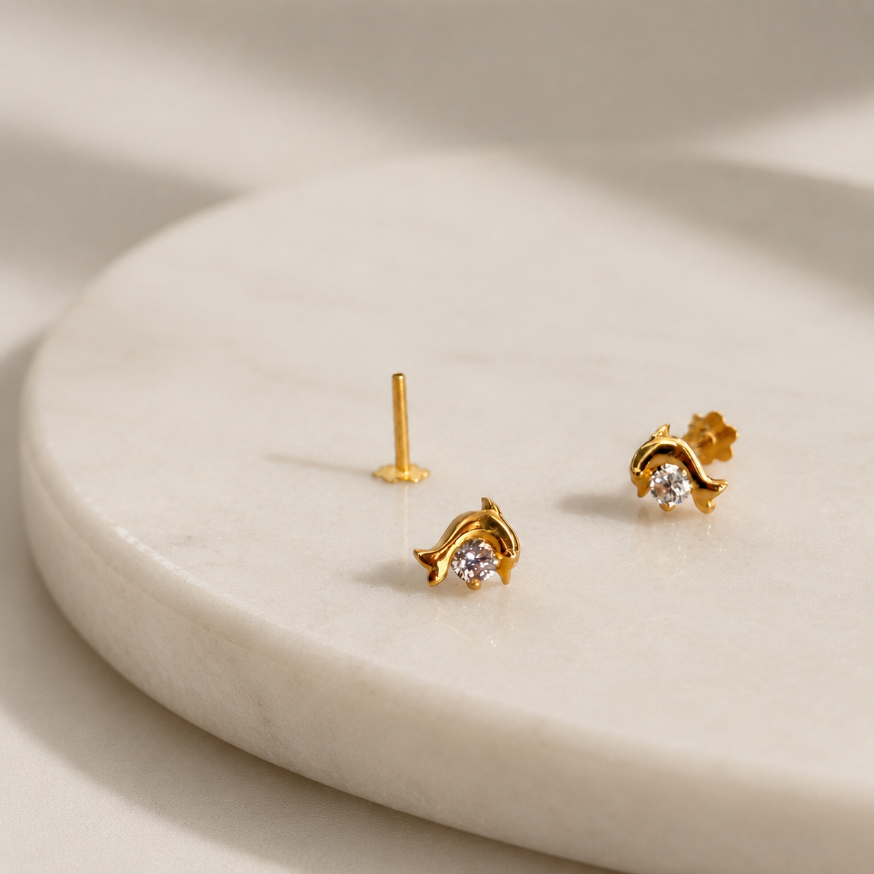 Dolphin | 18ct gold dainty stud pair