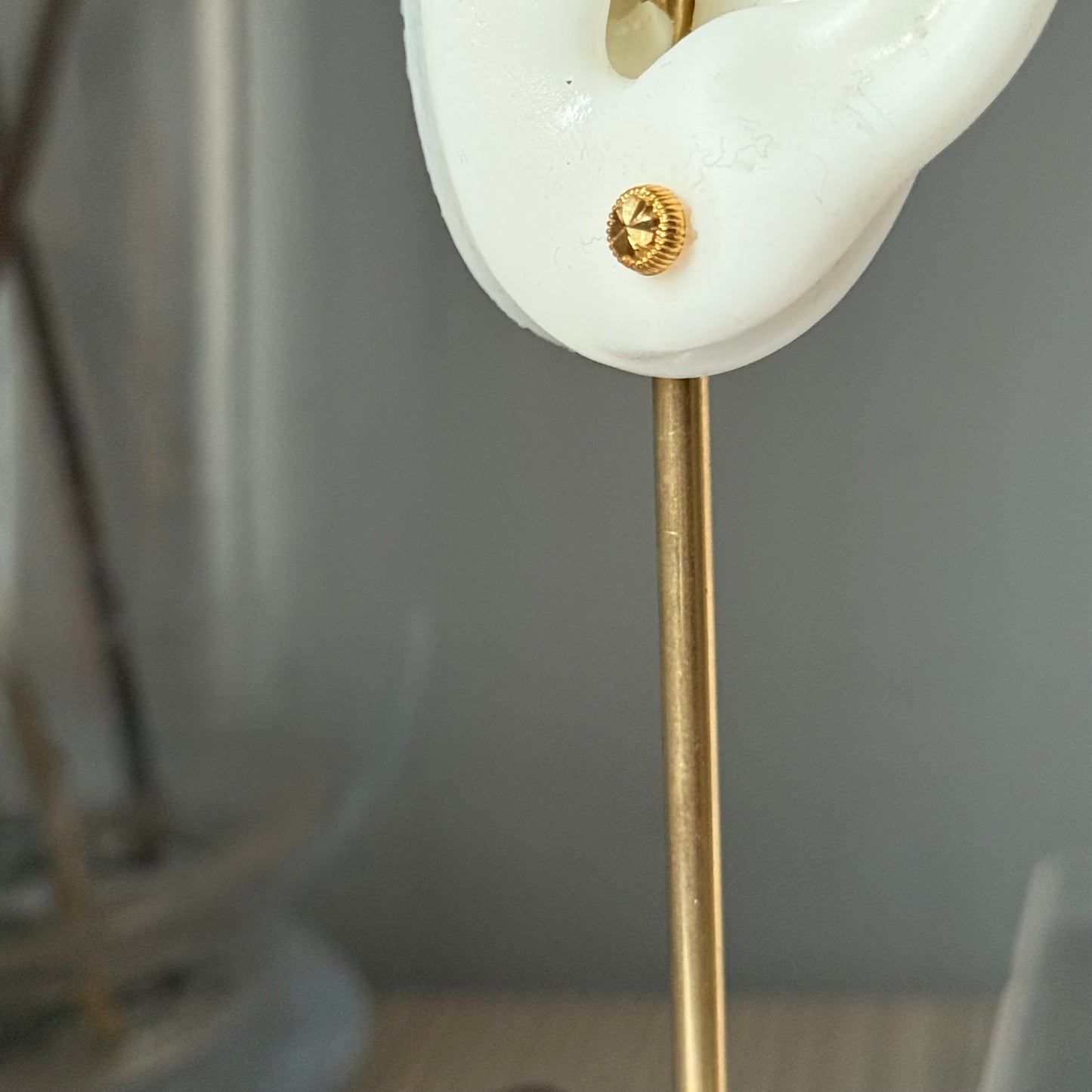 18ct gold round stud pair | 5mm