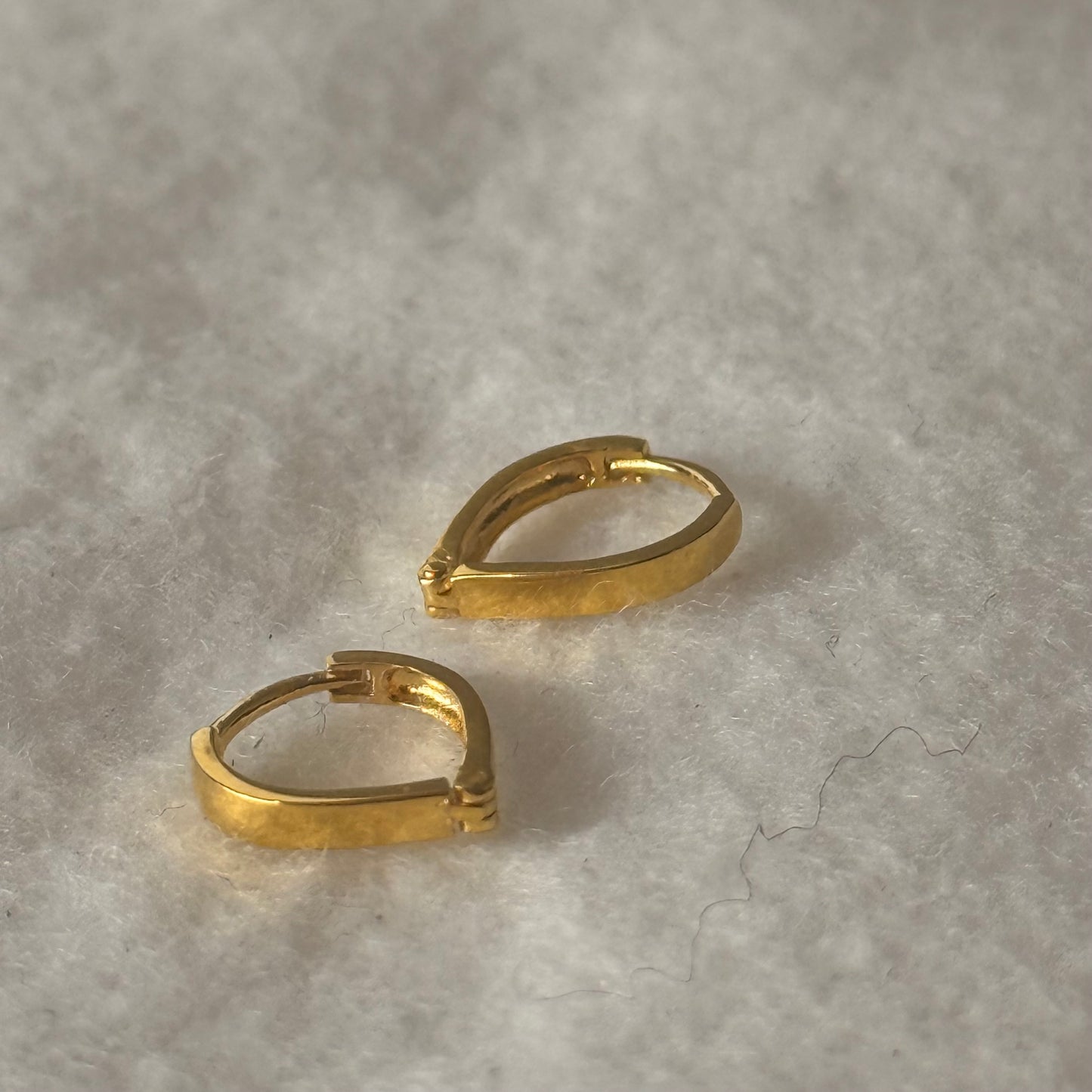 Signature | Classic 8mm Love Hearts in 18ct Gold