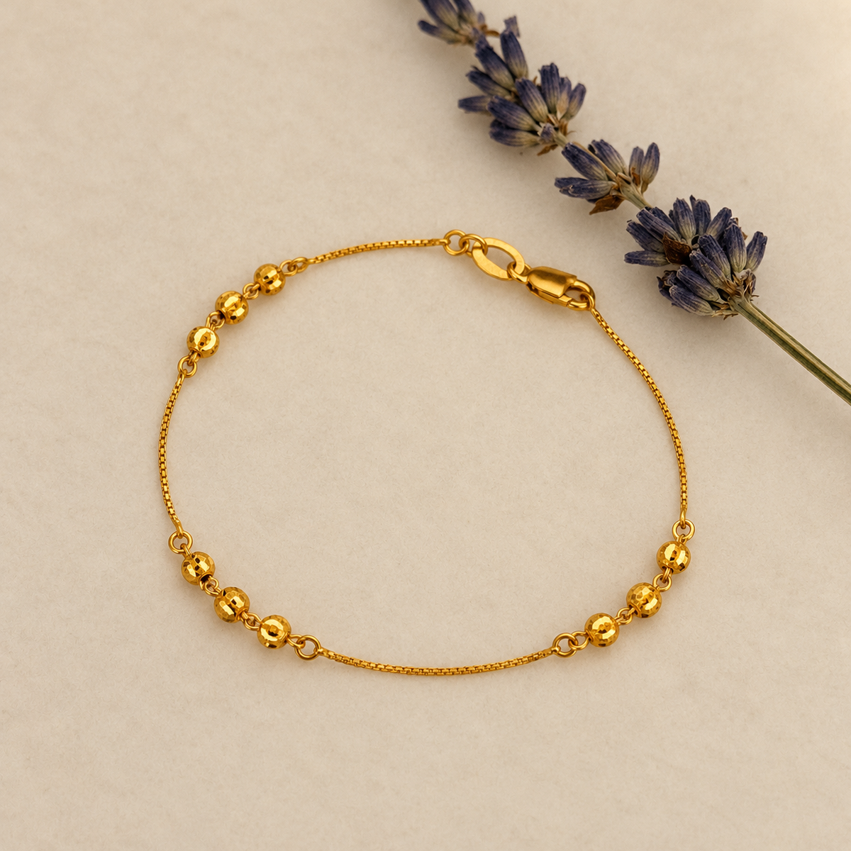 Nur | 22ct beaded bracelet (6.1 inches)