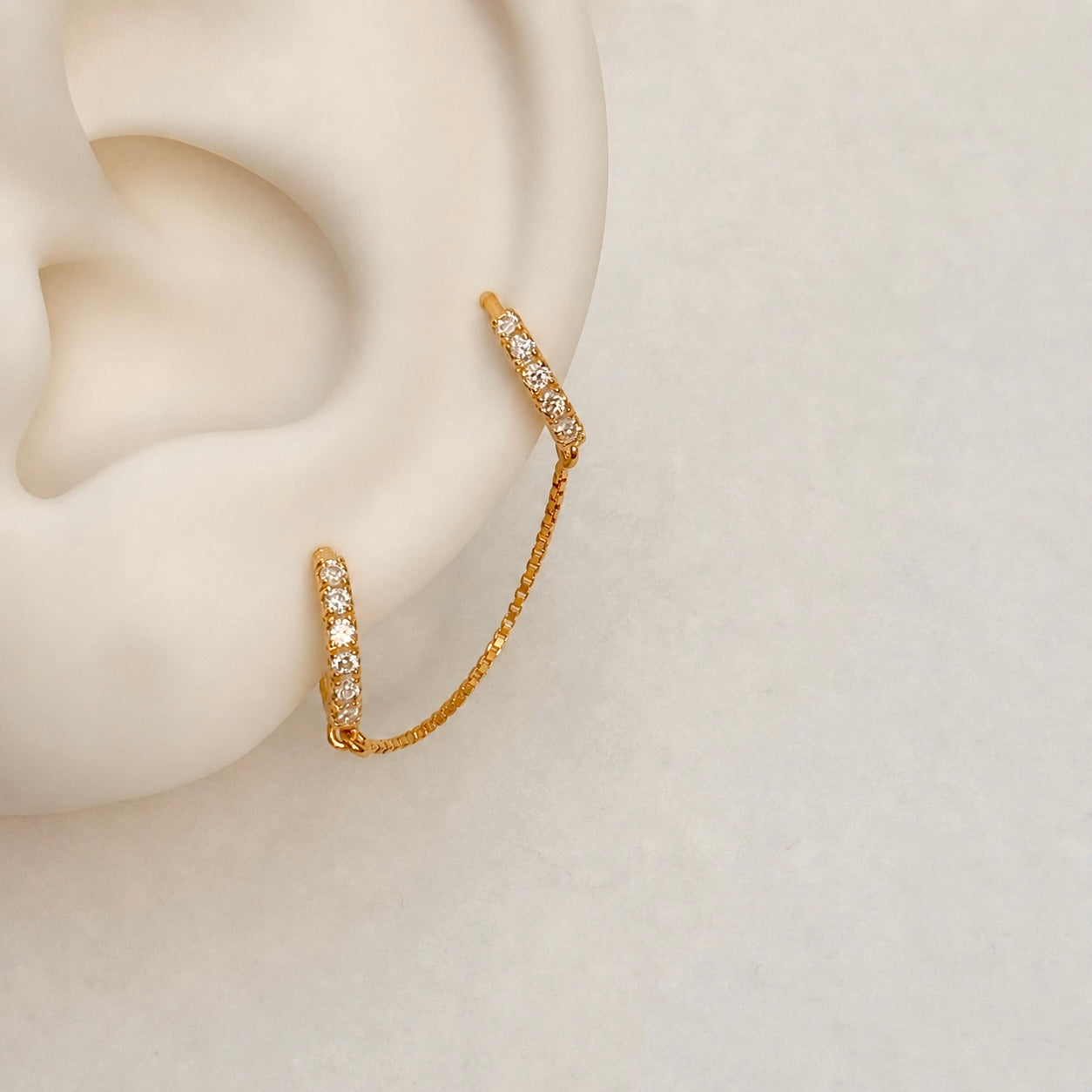 Autumnal | Saranghi double chain 7.5mm huggies, (18ct)