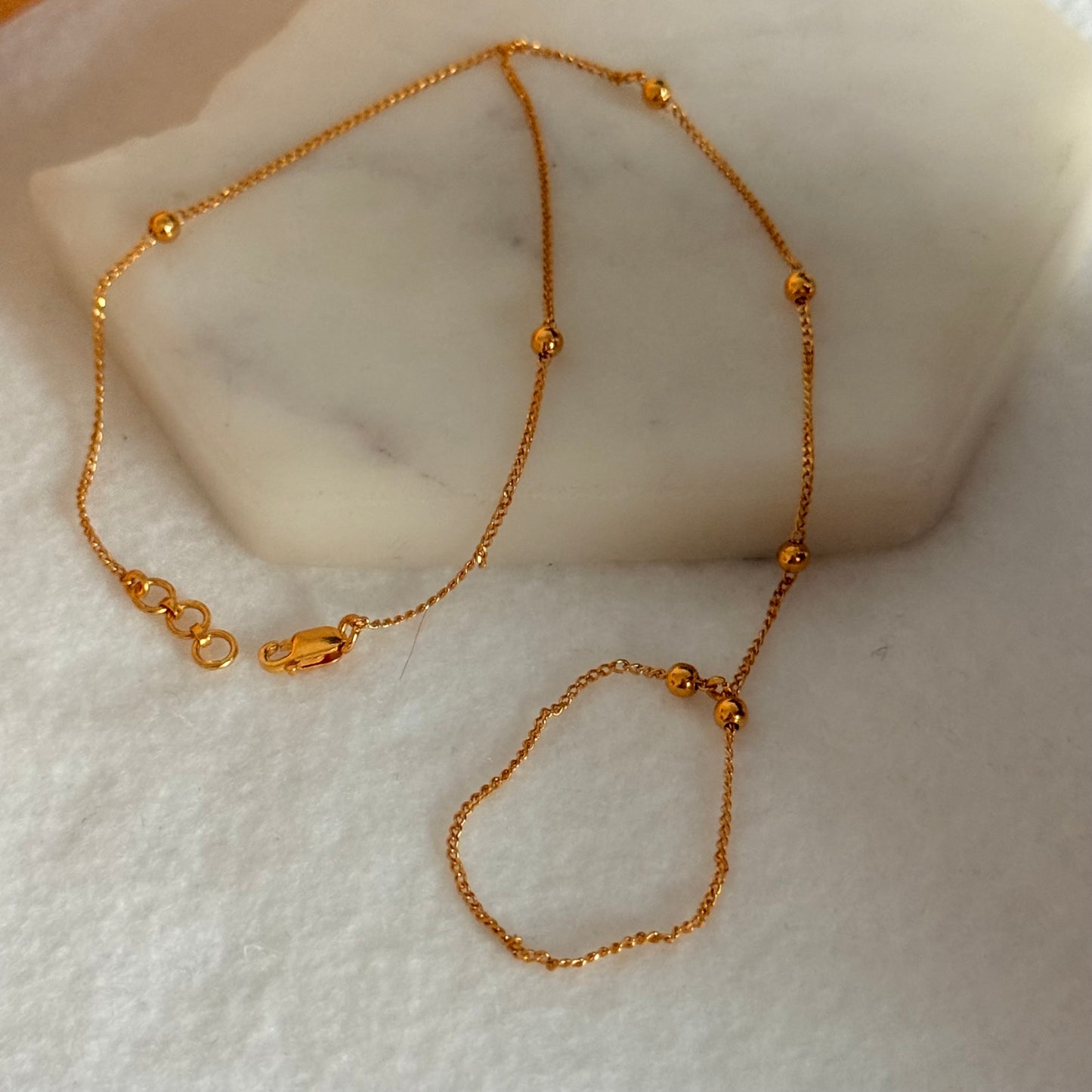 Classic hand chain | 22ct gold