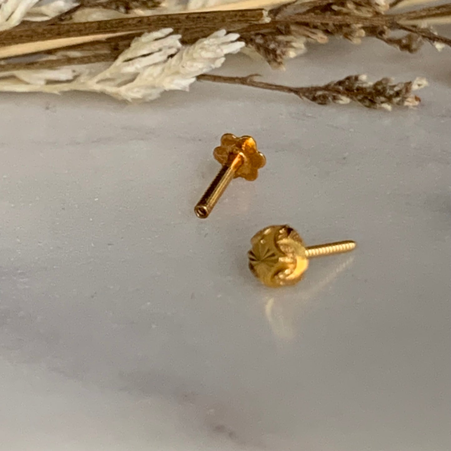 18ct Gold Stud