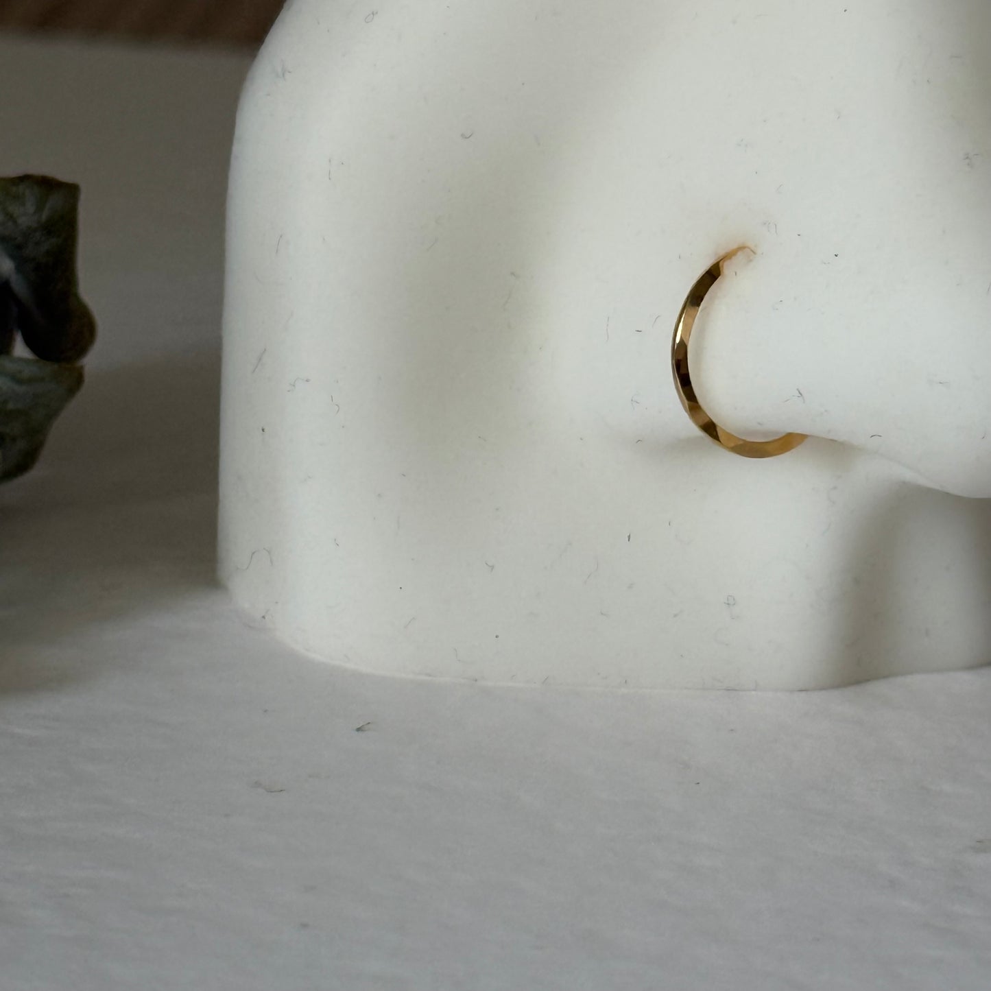 18ct gold single hoop | 8.5mm