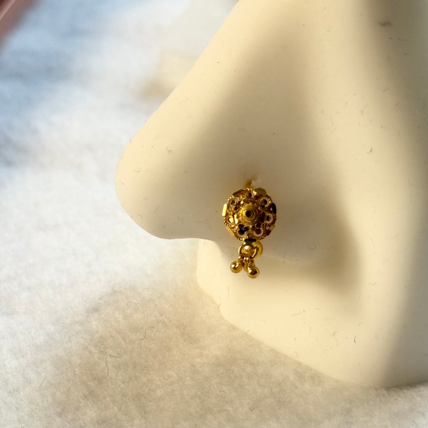 Mini Dahlia - 18ct gold hoop