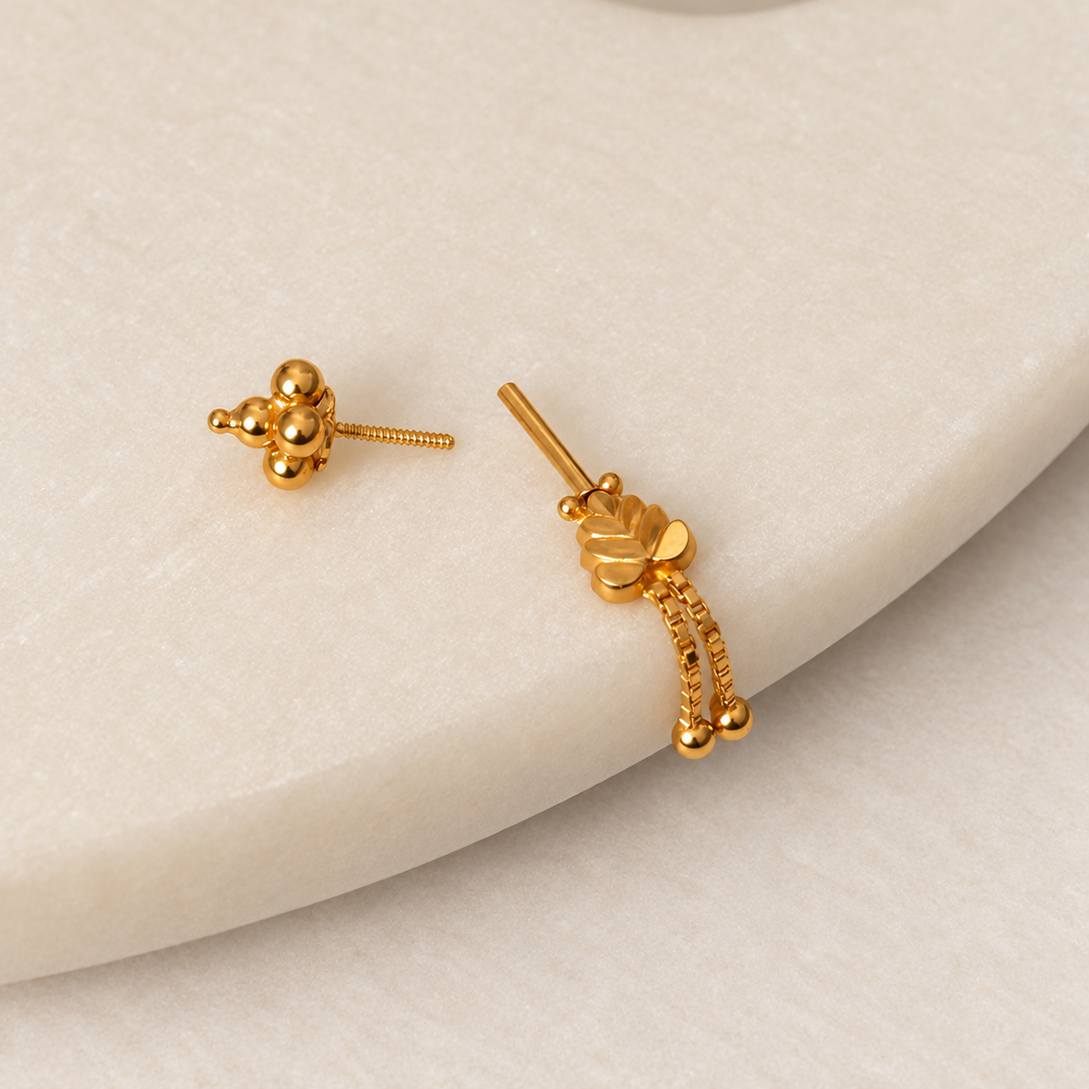 Autumnal | 18ct Gold - Leaf (Forward helix)