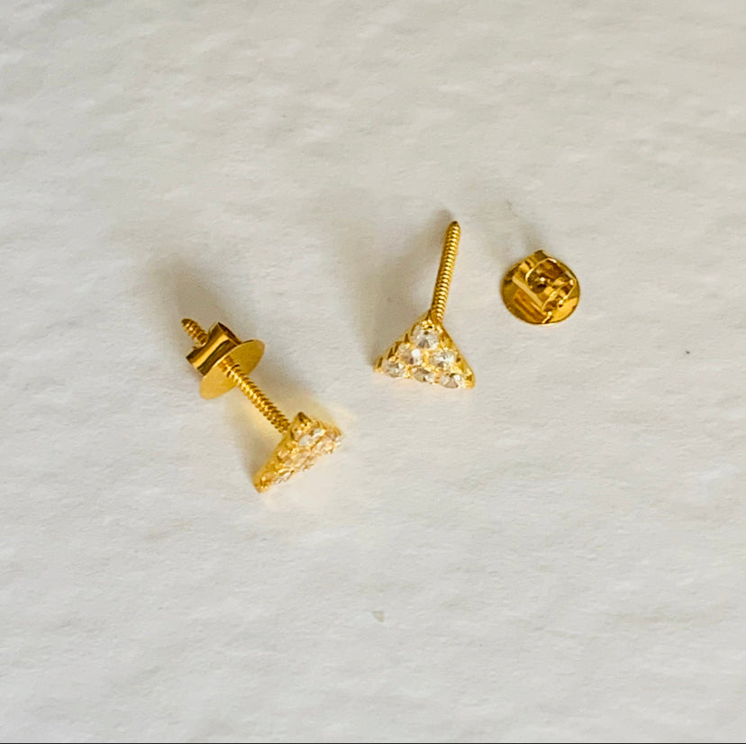 18ct Gold Triangle Stud Pair | 6mm