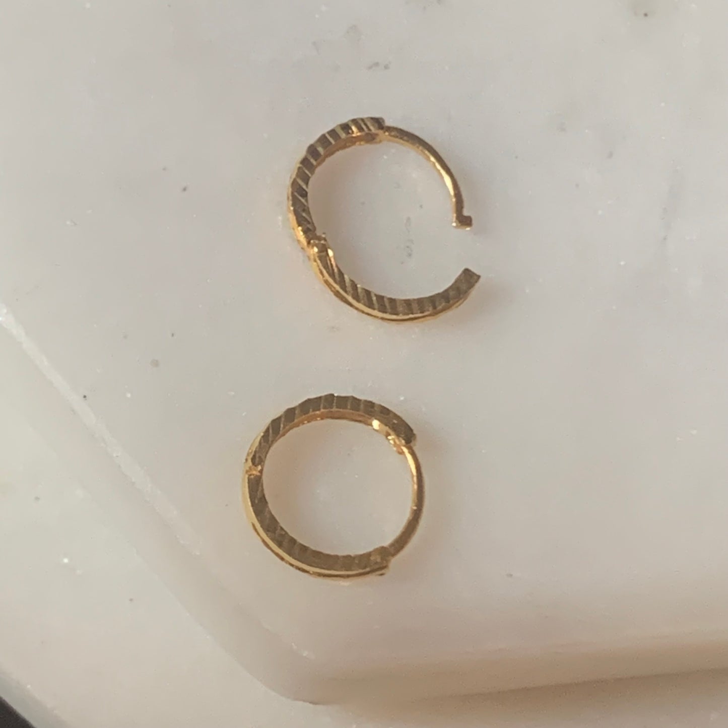 18ct Gold Huggies Pair | 8mm