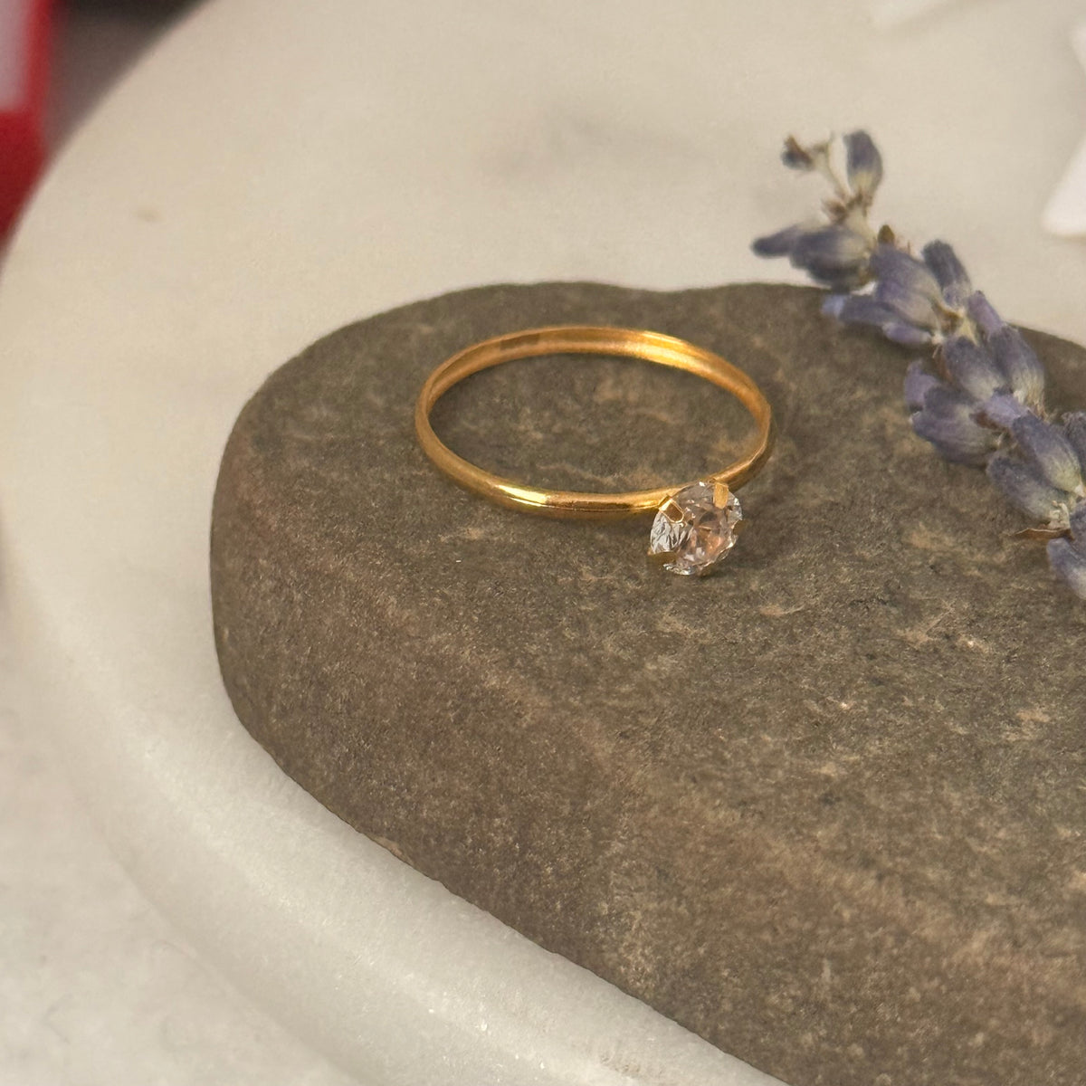 The Basic | 22ct gold minimal ring, size M