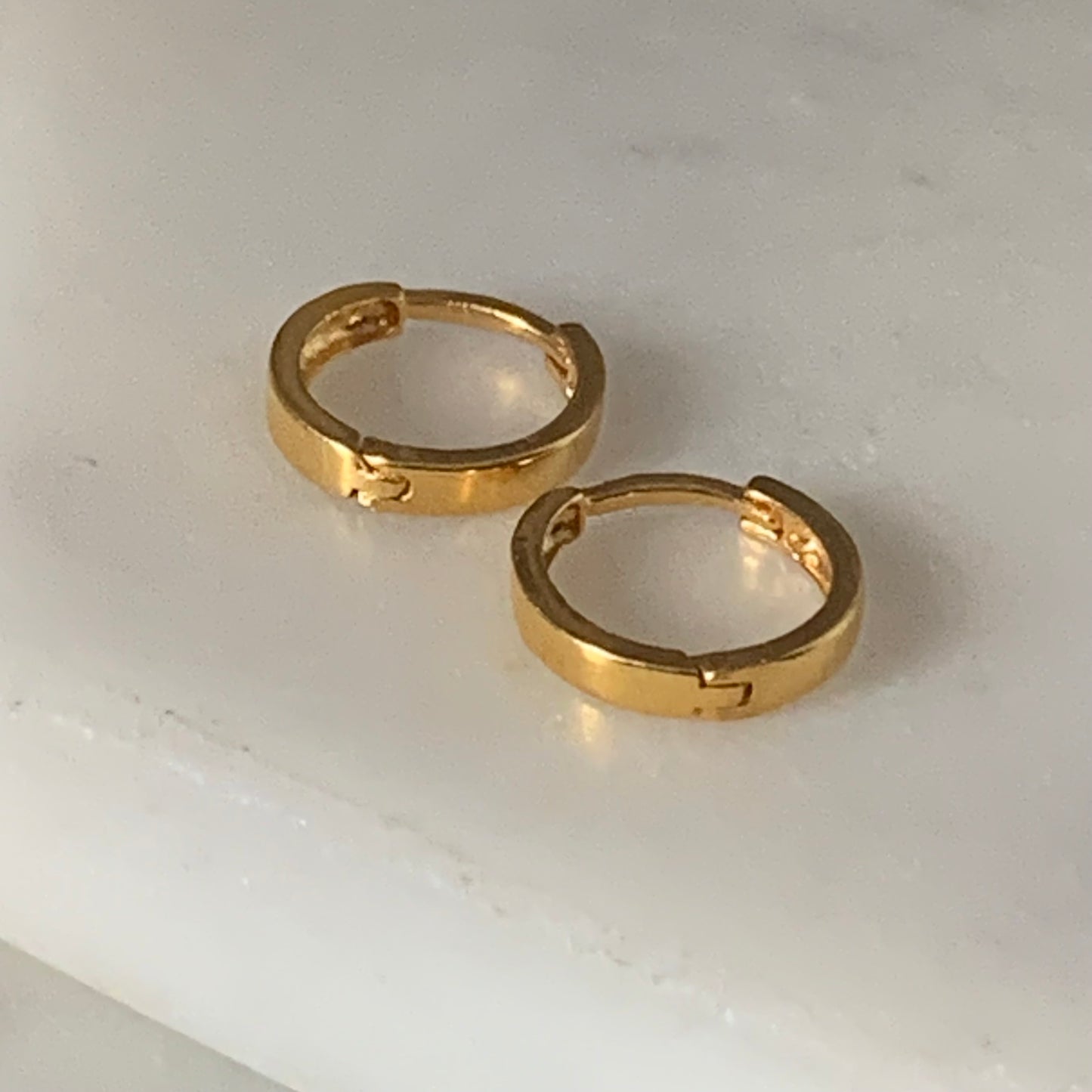 18ct Gold Matt Finish Hoop Pair | 8mm